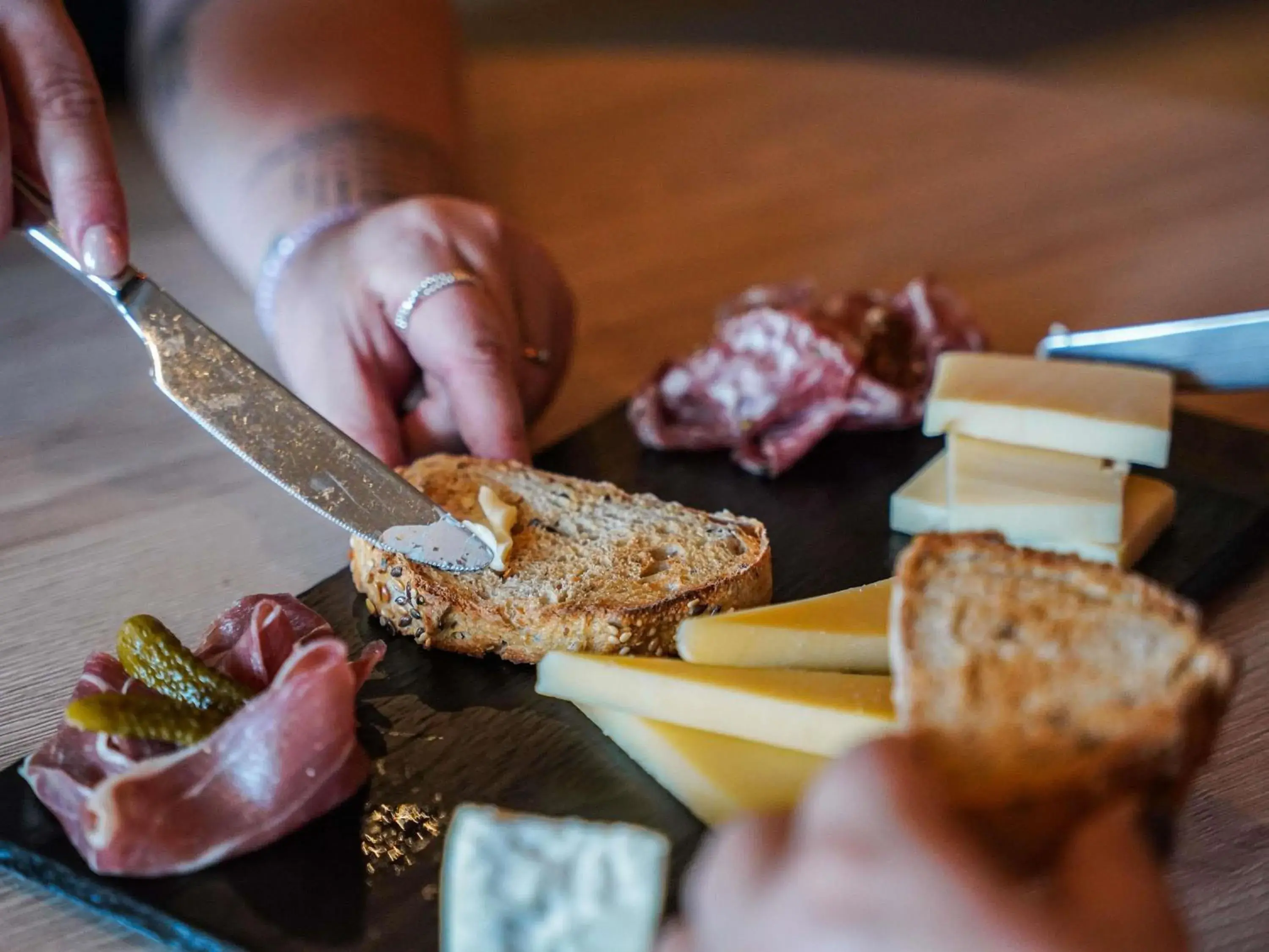 Lounge or bar in ibis Bayeux Port En Bessin Lounge or bar in ibis Bayeux Port En Bessin