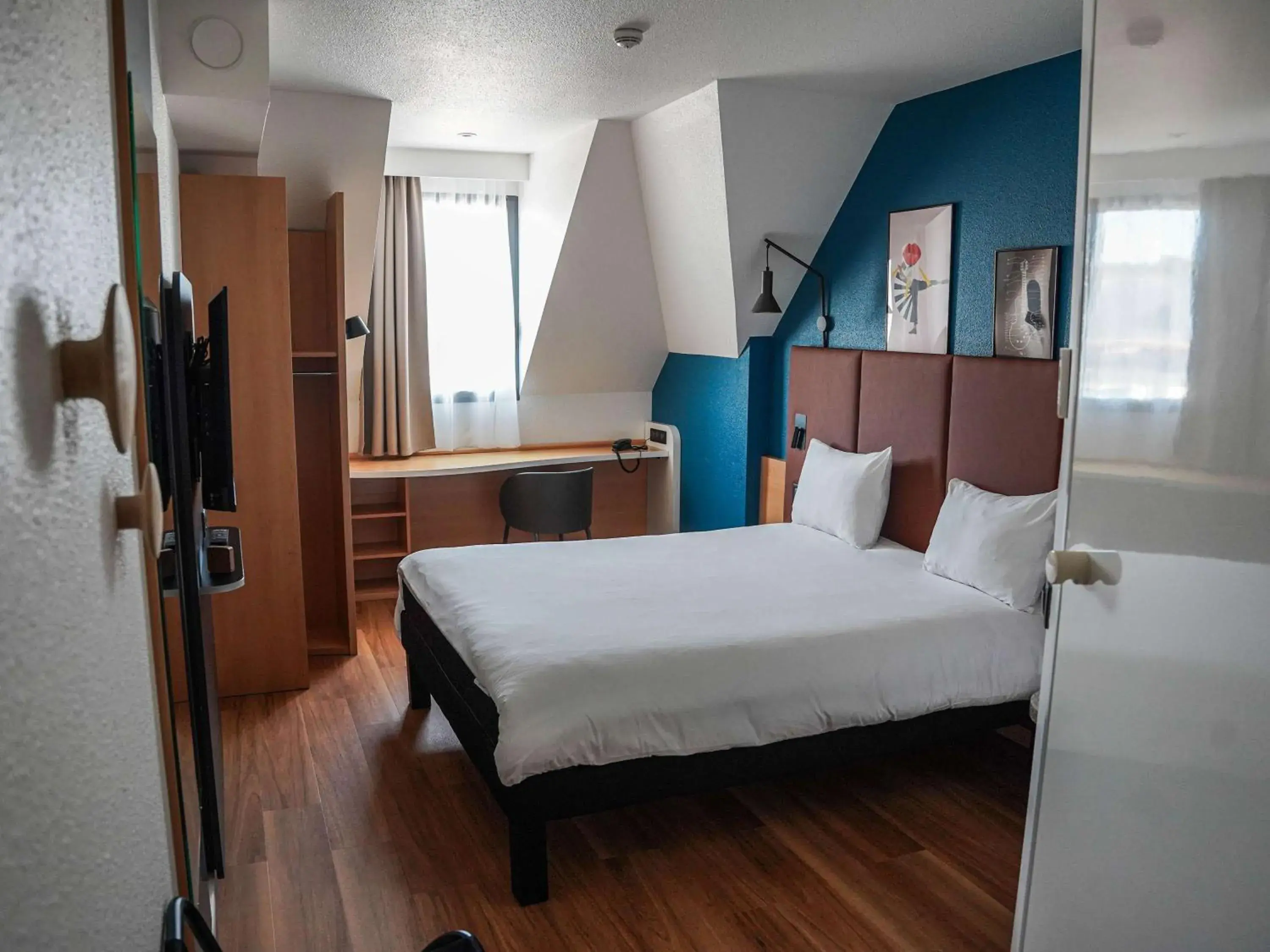 Bedroom, Bed in ibis Bayeux Port En Bessin Bedroom, Bed in ibis Bayeux Port En Bessin