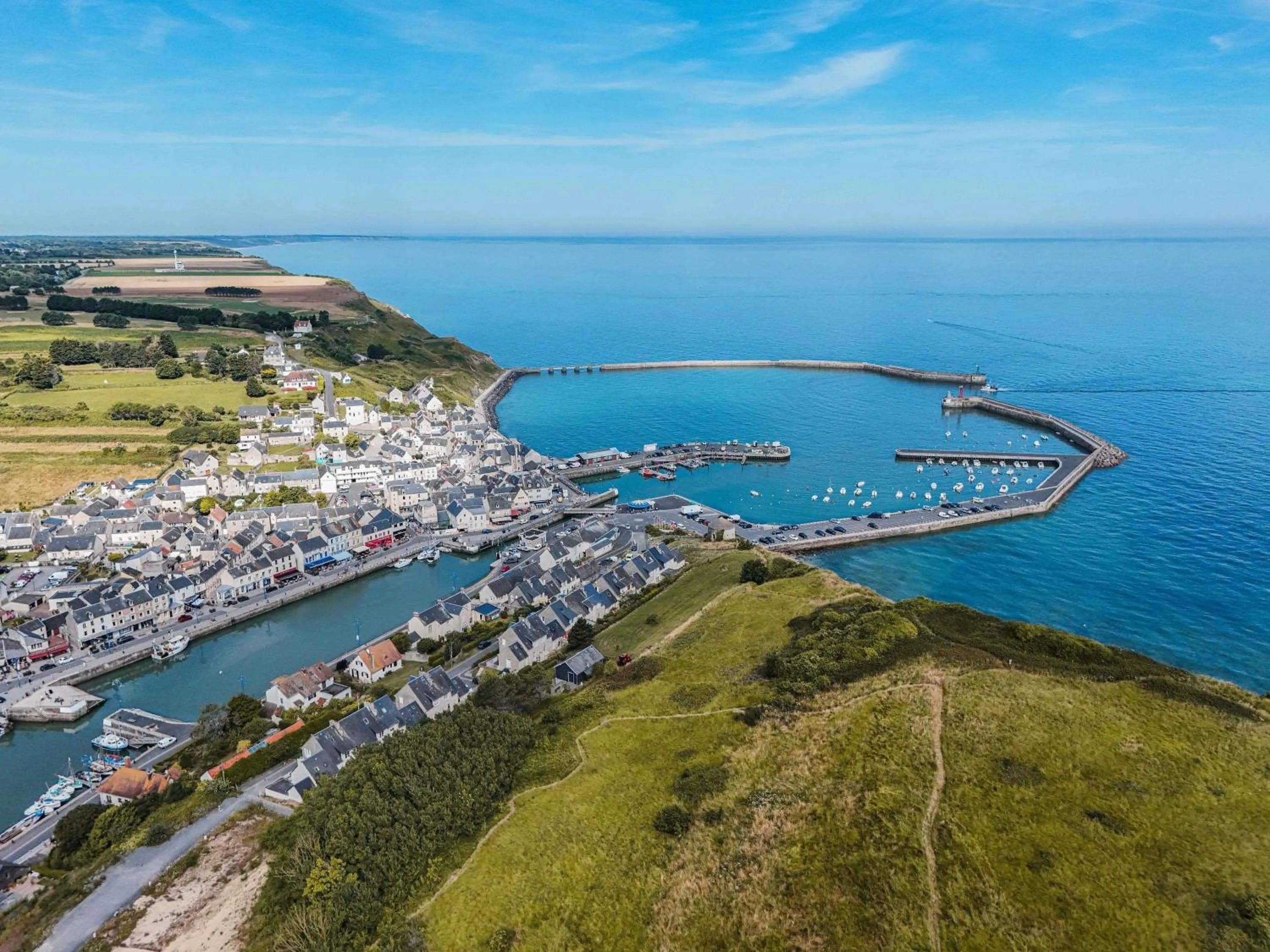 Property building in ibis Bayeux Port En Bessin