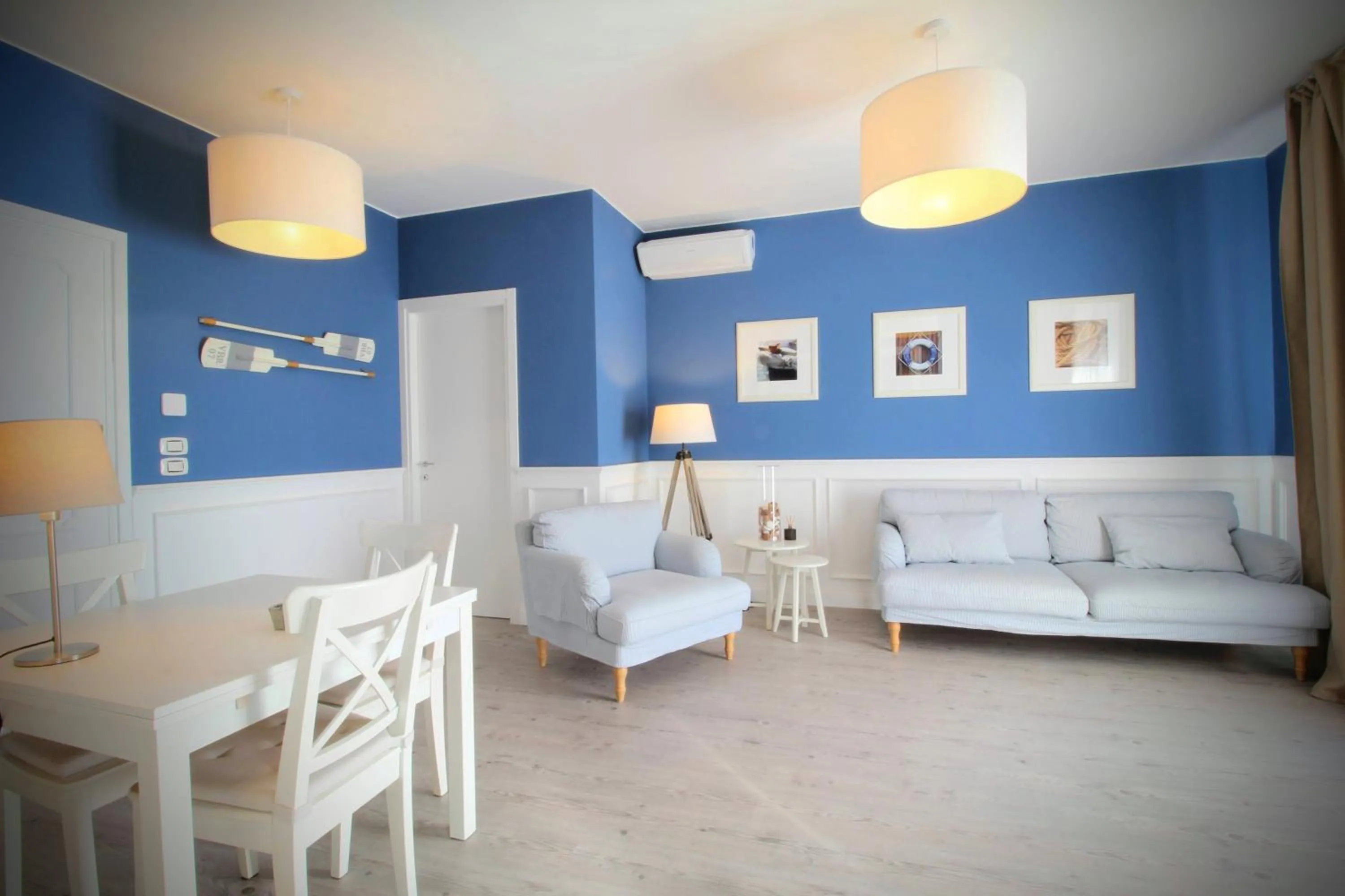 Communal lounge/ TV room in Le Grand Bleu