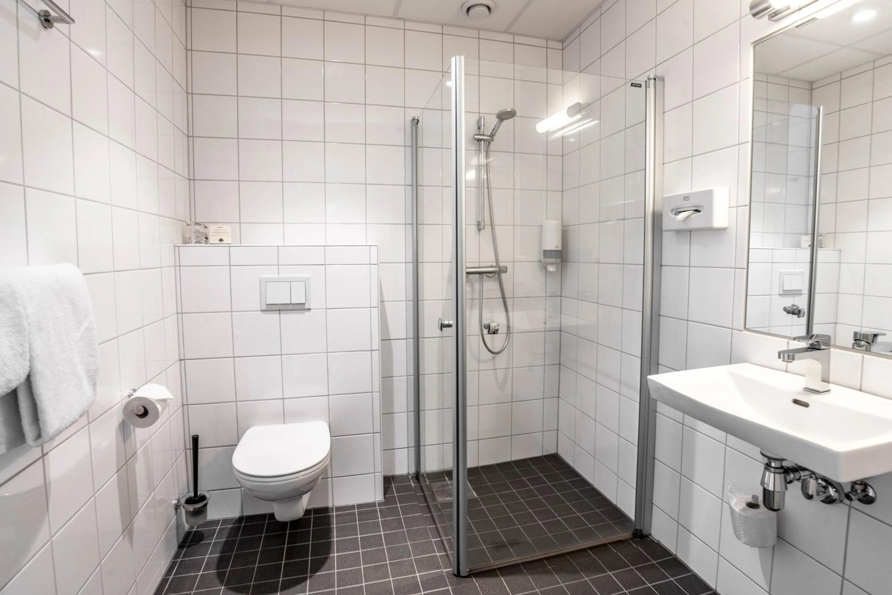 Shower in Hotel Sverre