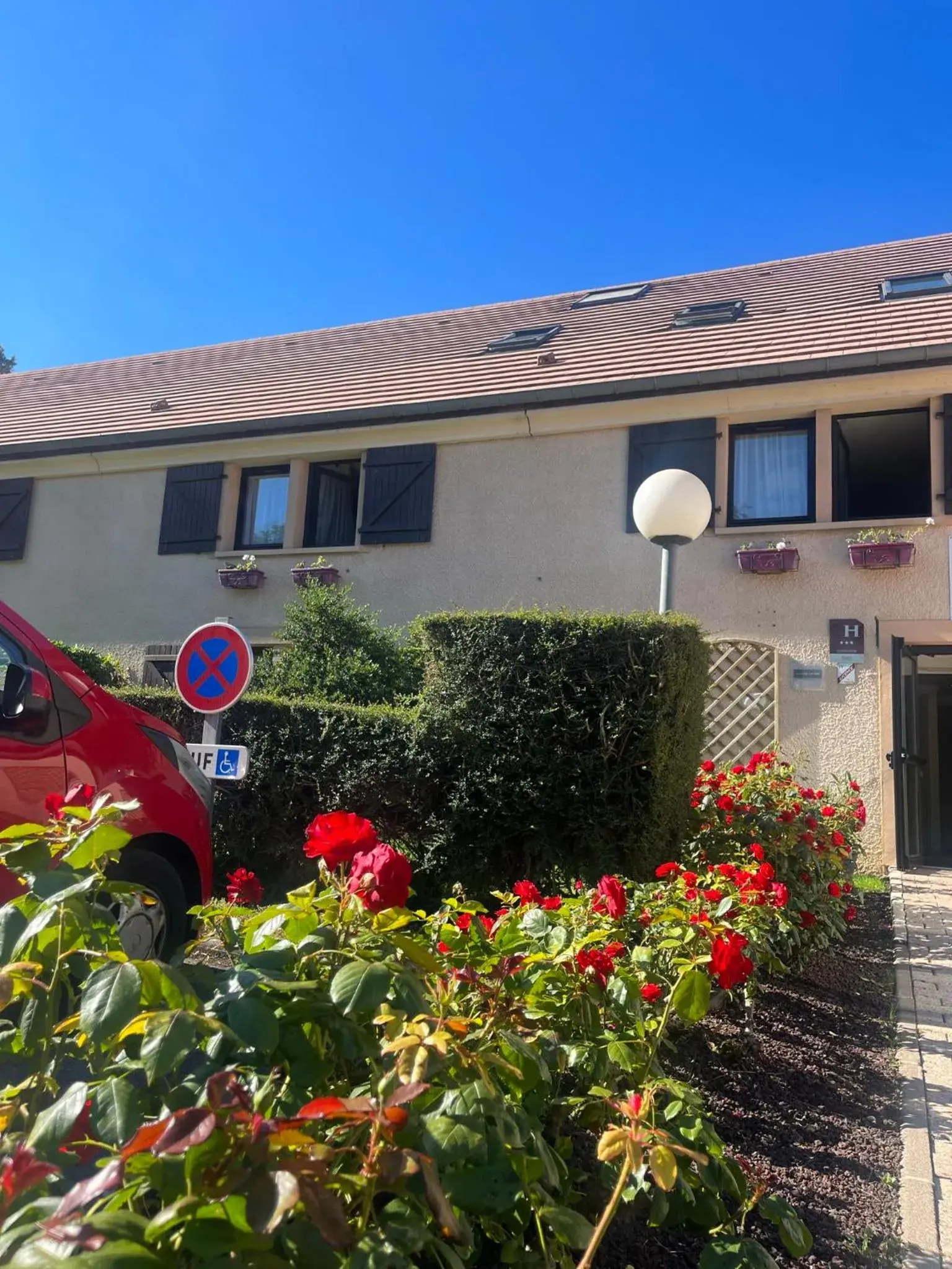 Property building in Kyriad Epernay Property building in Kyriad Epernay