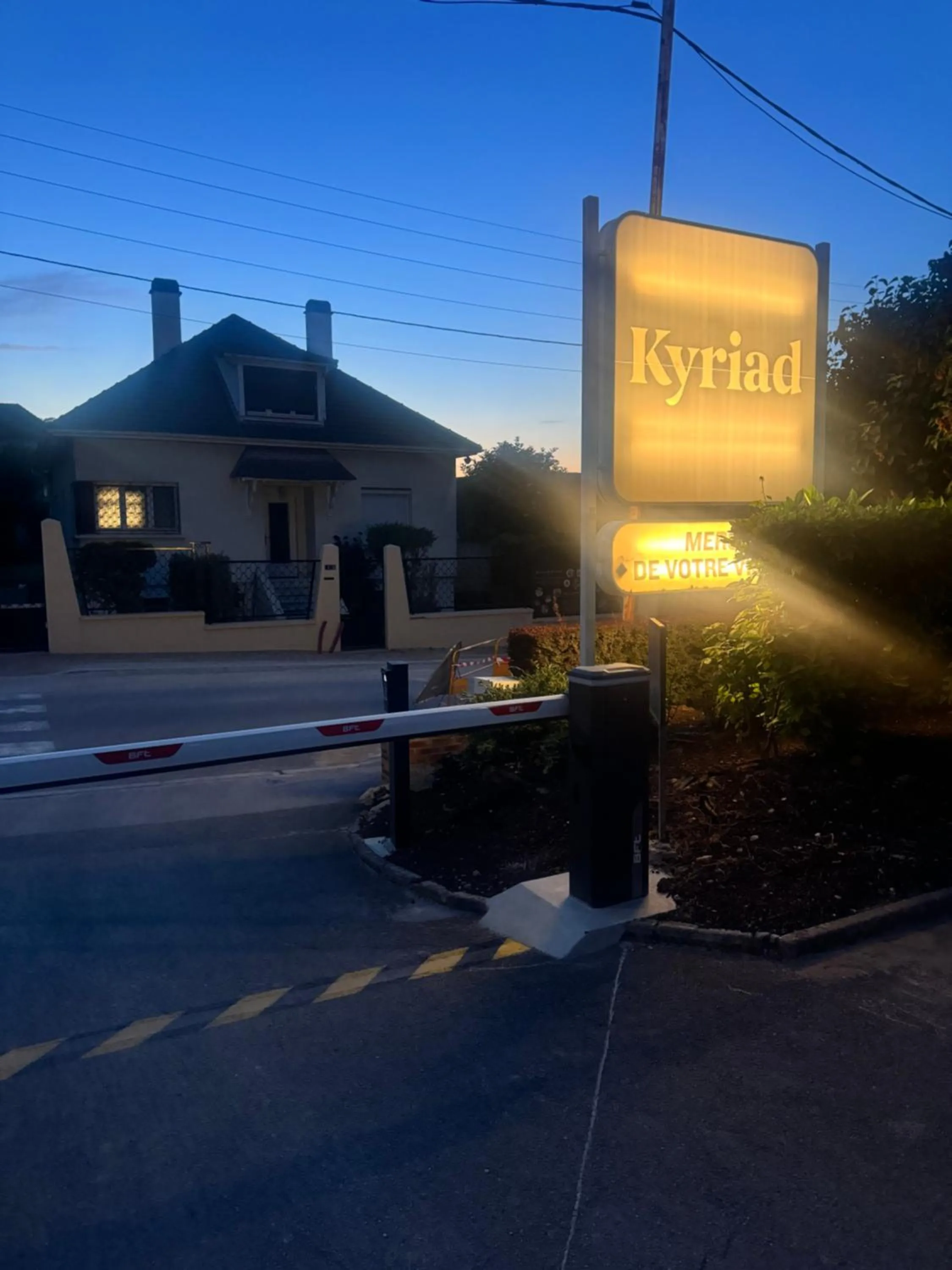 Property logo or sign in Kyriad Epernay