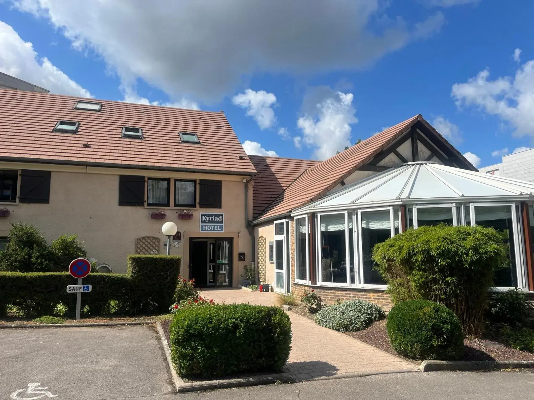 Property building in Kyriad Epernay Property building in Kyriad Epernay