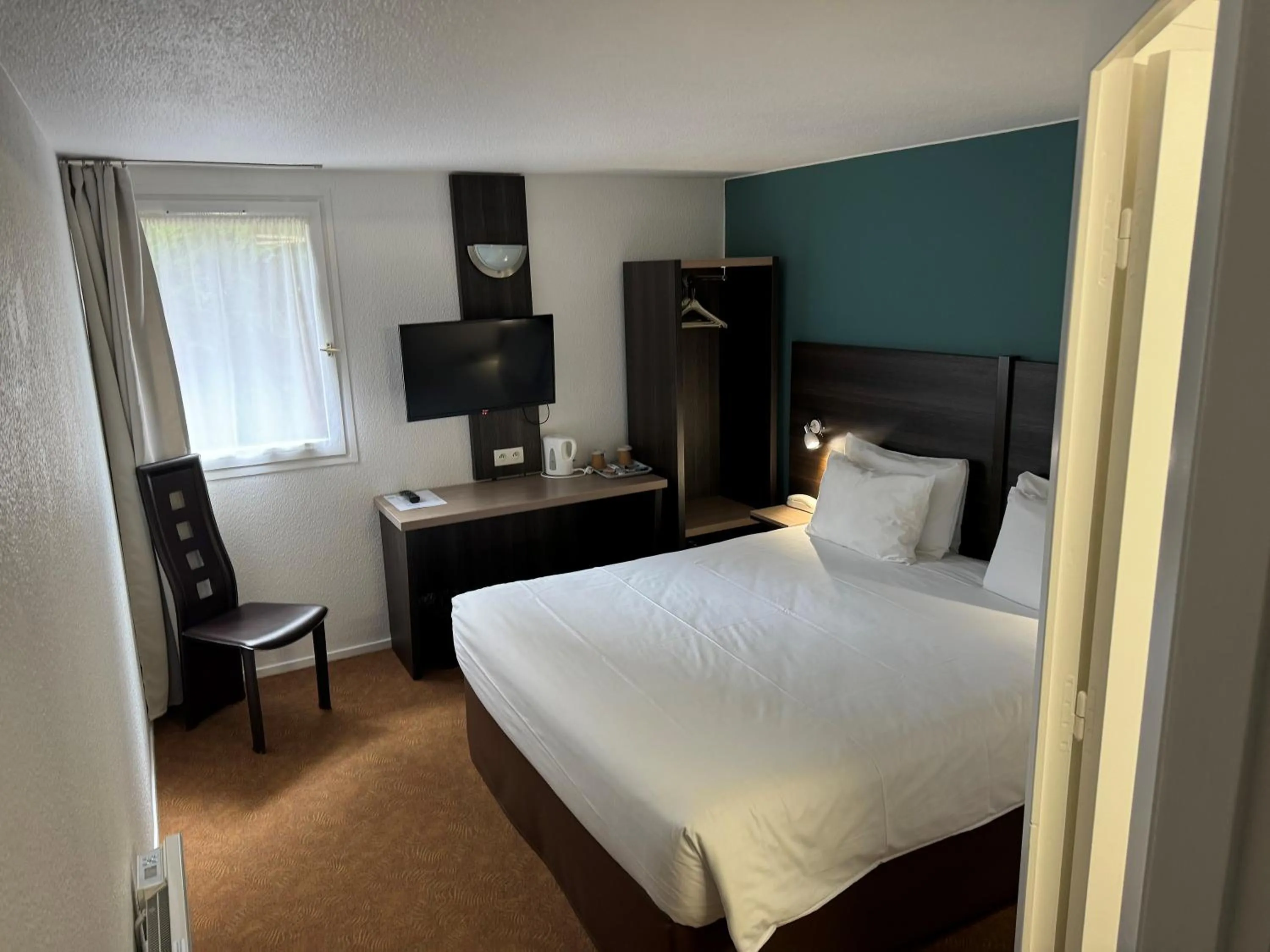 TV and multimedia, Bed in Kyriad Epernay