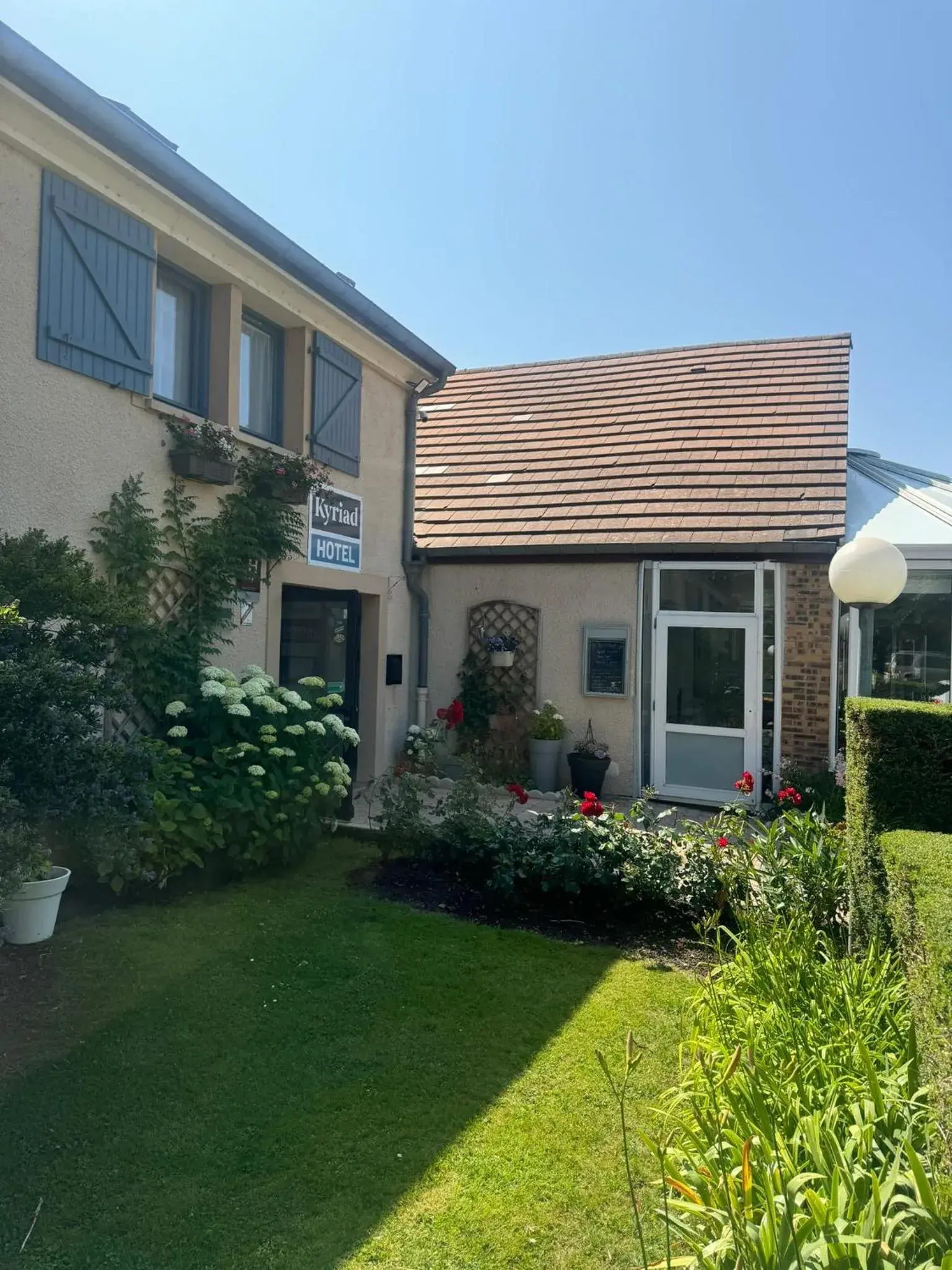 Property building in Kyriad Epernay Property building in Kyriad Epernay