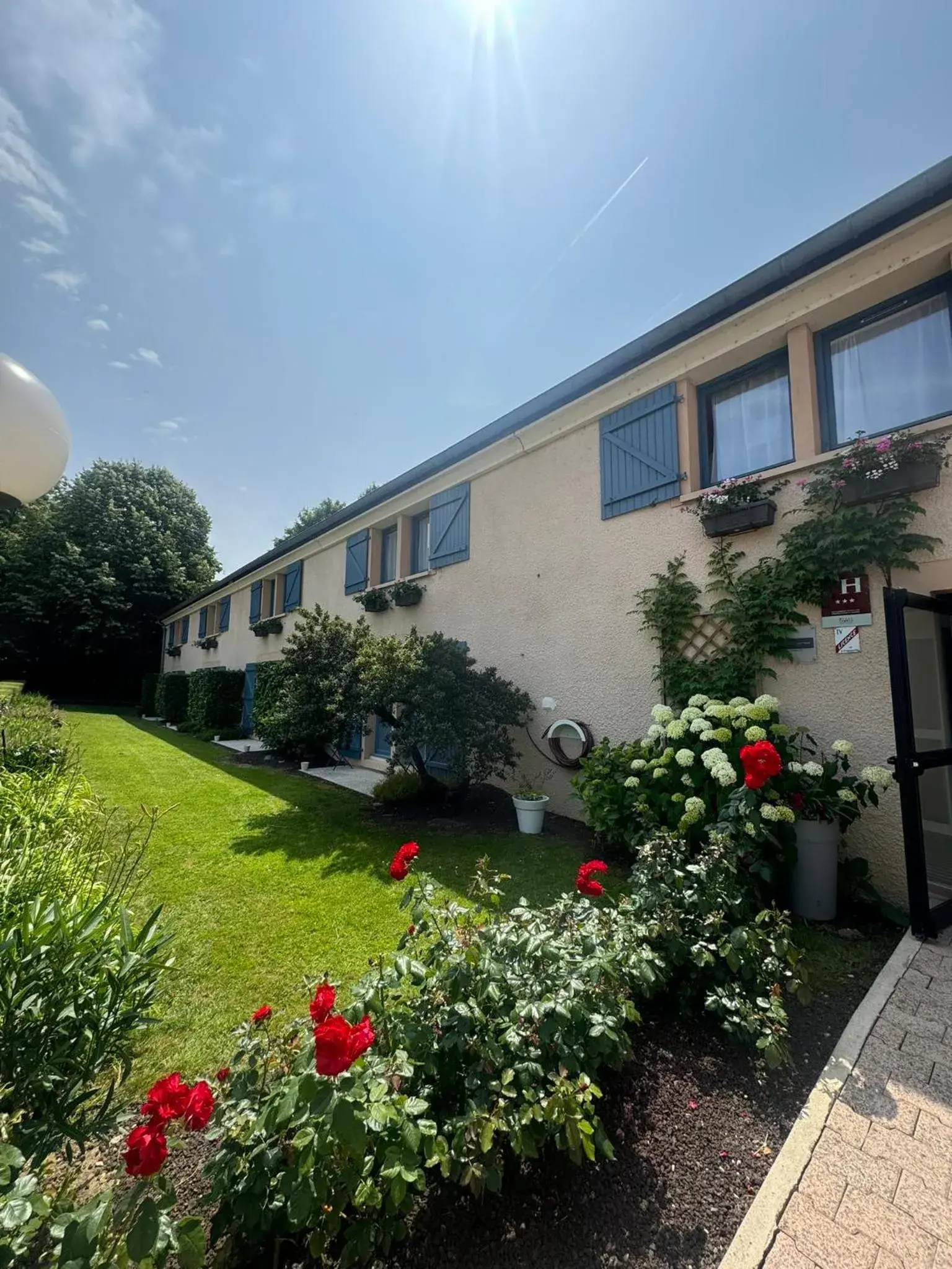 Property building in Kyriad Epernay Property building in Kyriad Epernay