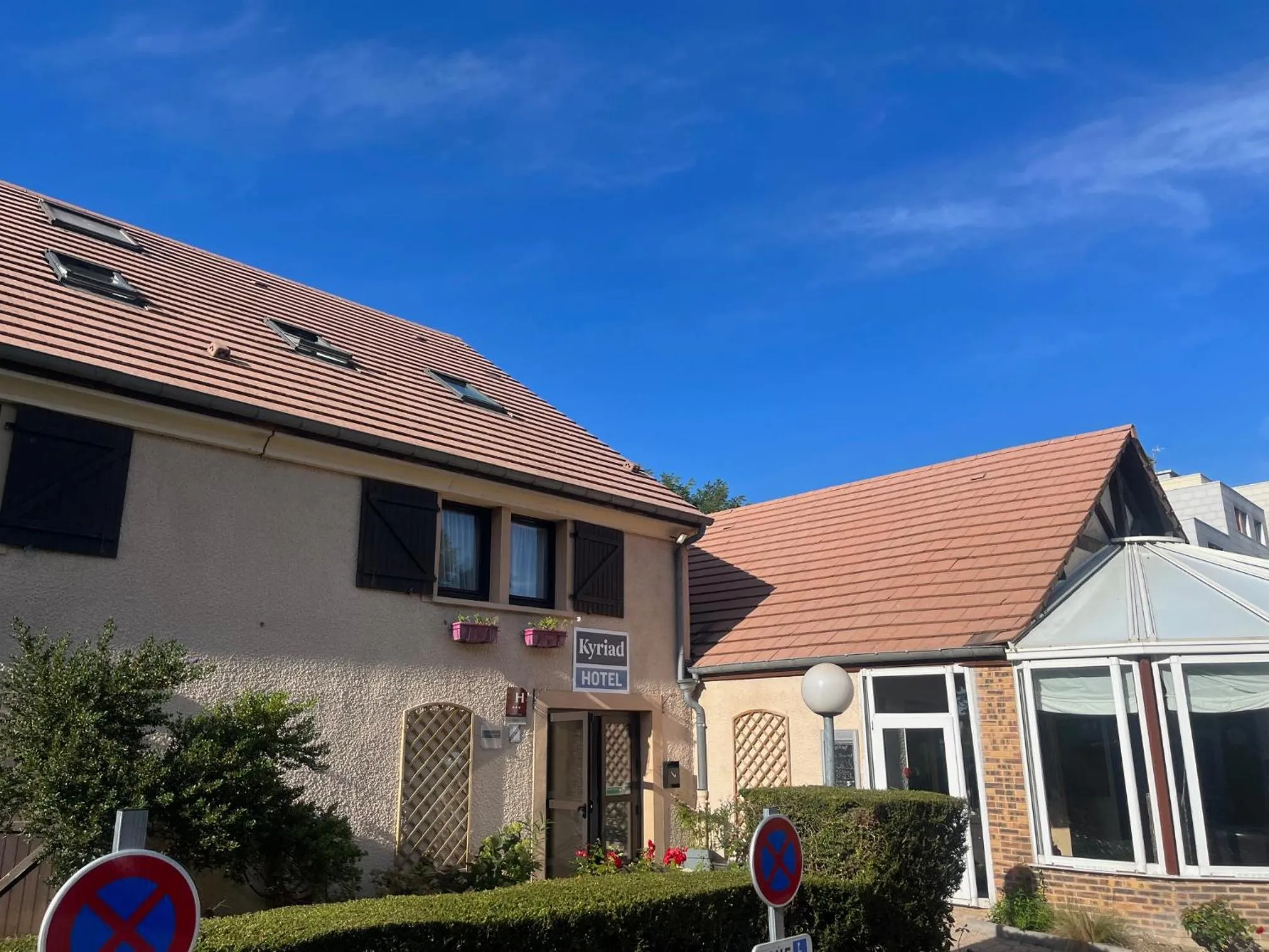 Property building in Kyriad Epernay
