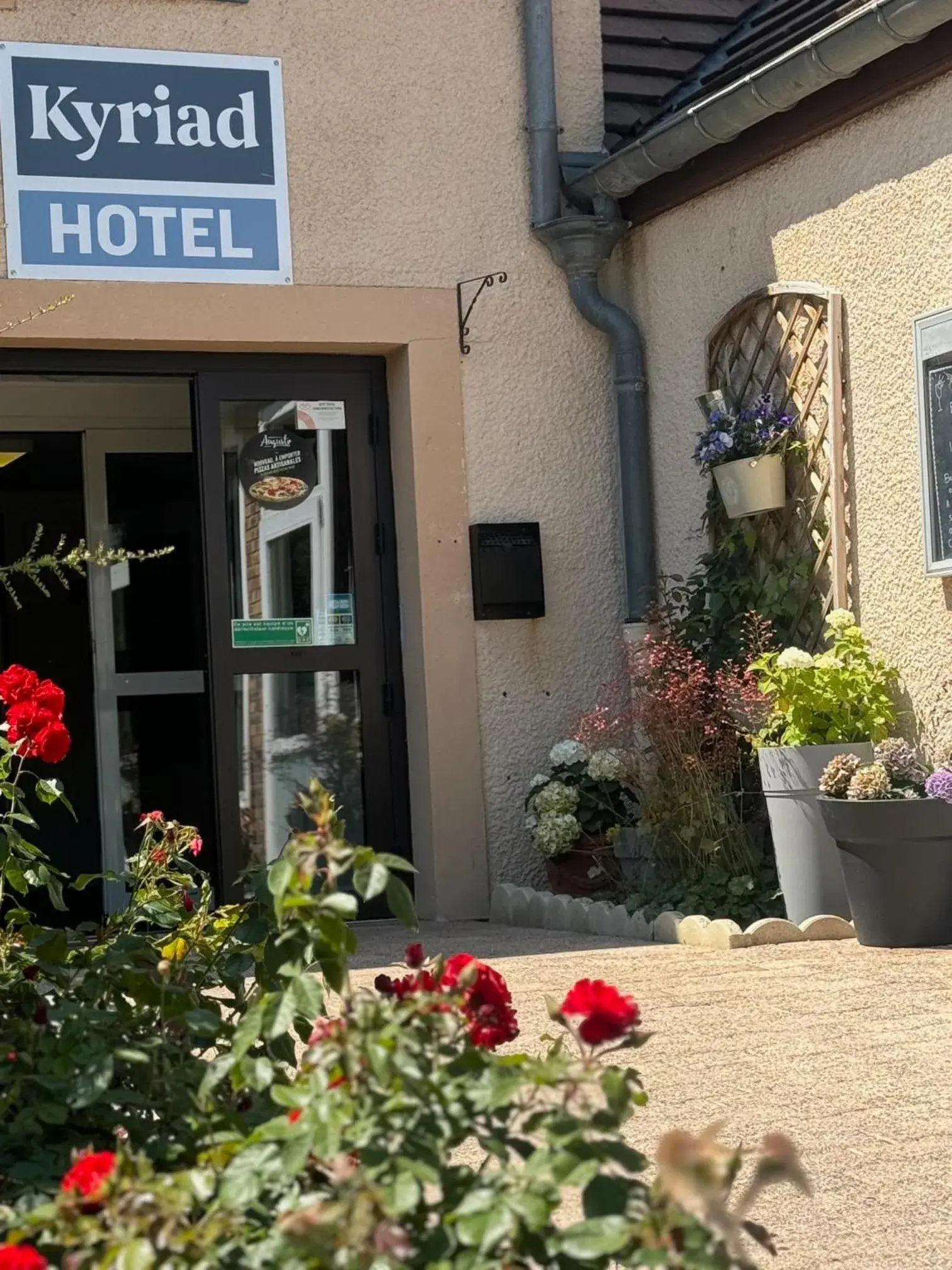 Property building in Kyriad Epernay Property building in Kyriad Epernay