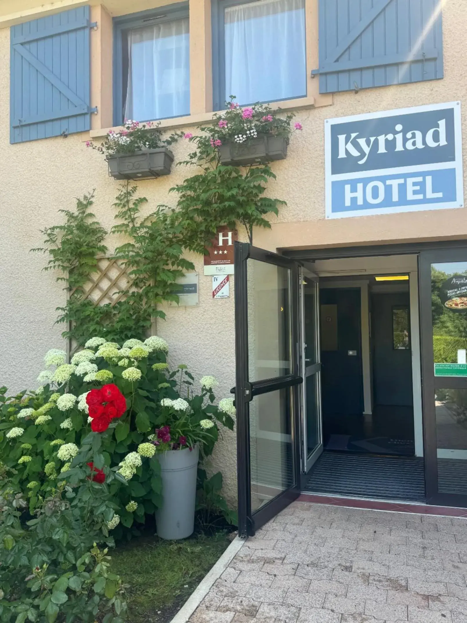 Property building in Kyriad Epernay Property building in Kyriad Epernay