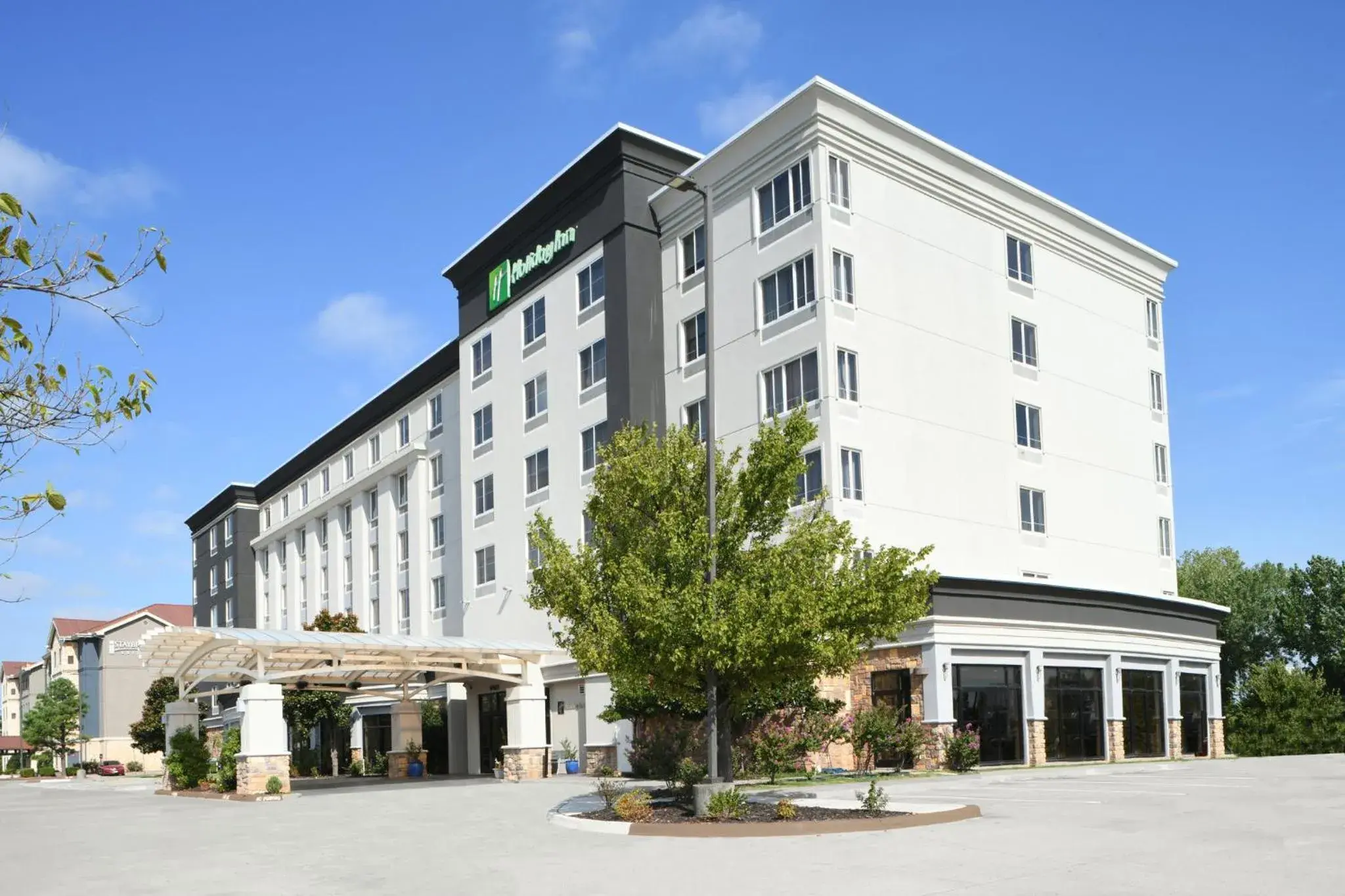 Property building in Holiday Inn Oklahoma City Airport by IHG Property building in Holiday Inn Oklahoma City Airport by IHG