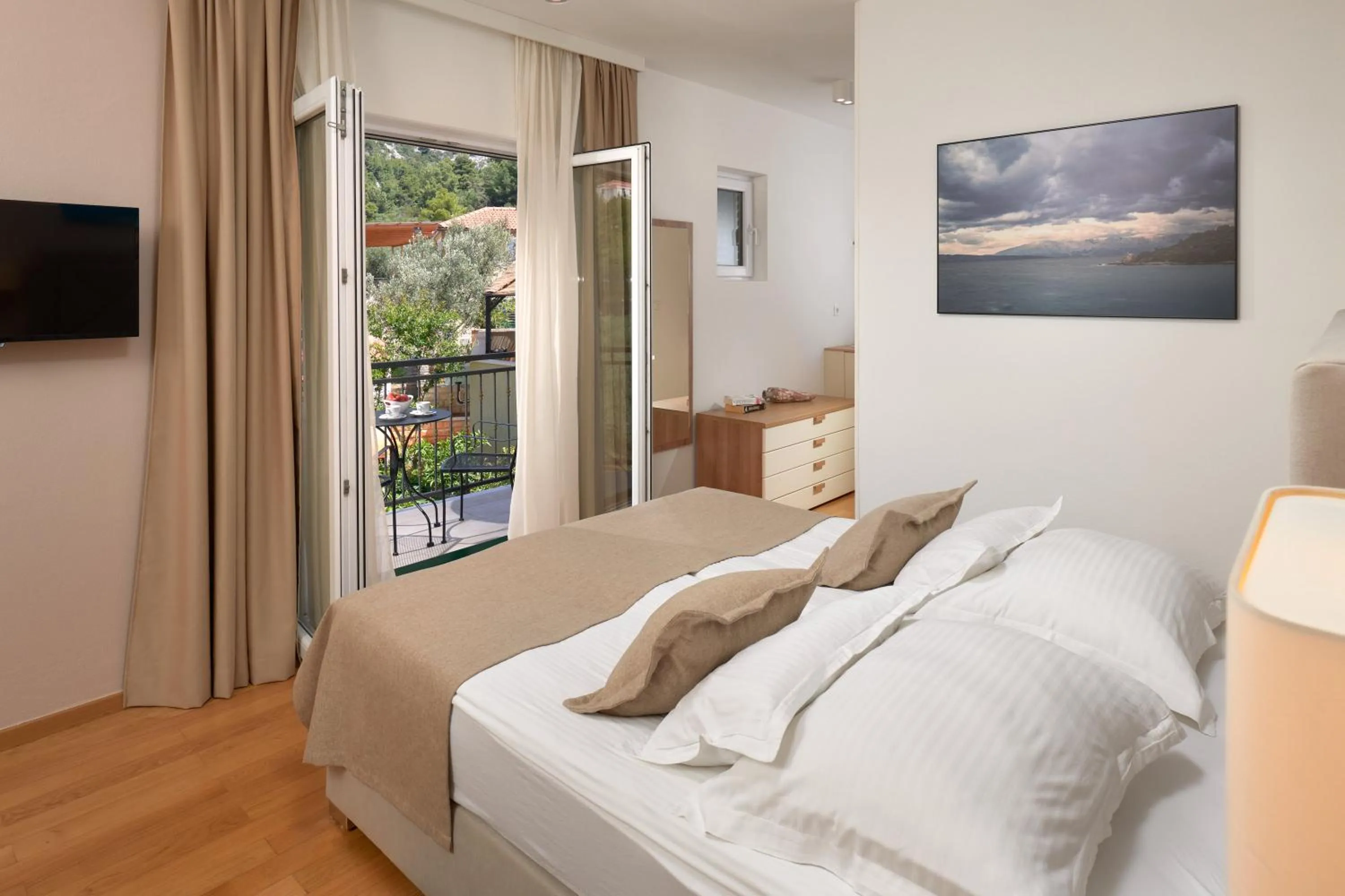 Photo of the whole room, Bed in Hotel Fortuna