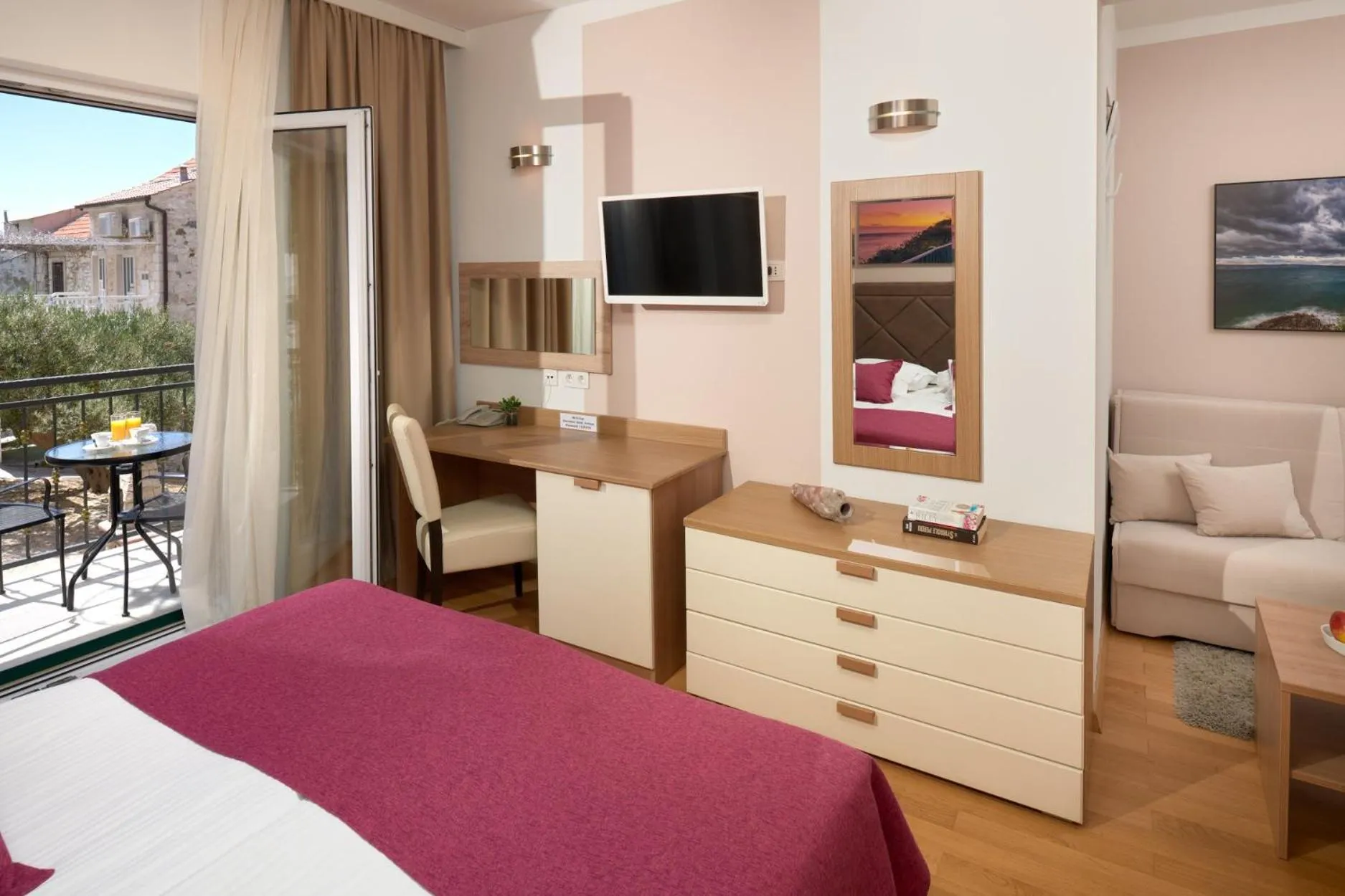 Bedroom, Bed in Hotel Fortuna