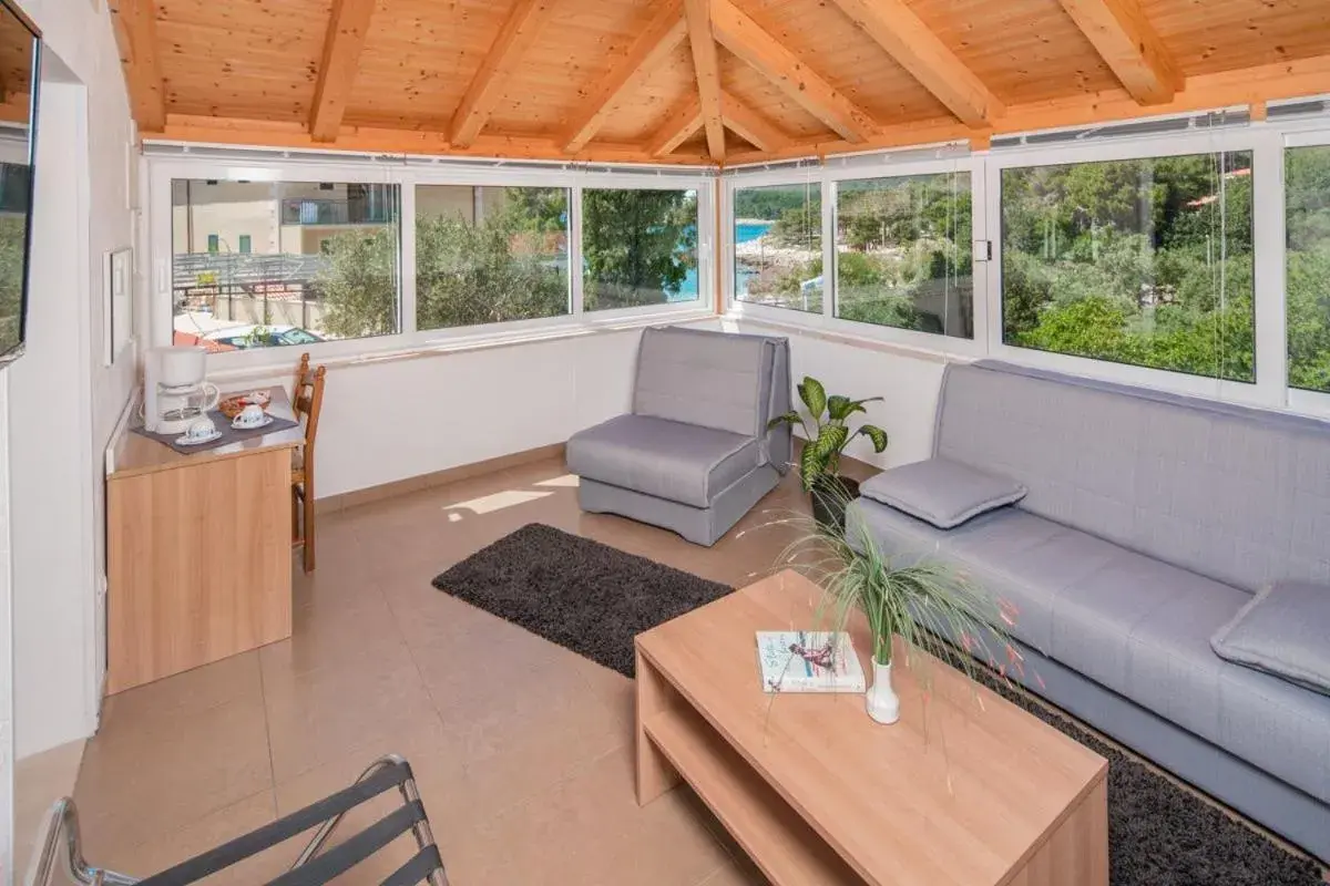 Junior Suite with Pool View in Hotel Fortuna Junior Suite with Pool View in Hotel Fortuna