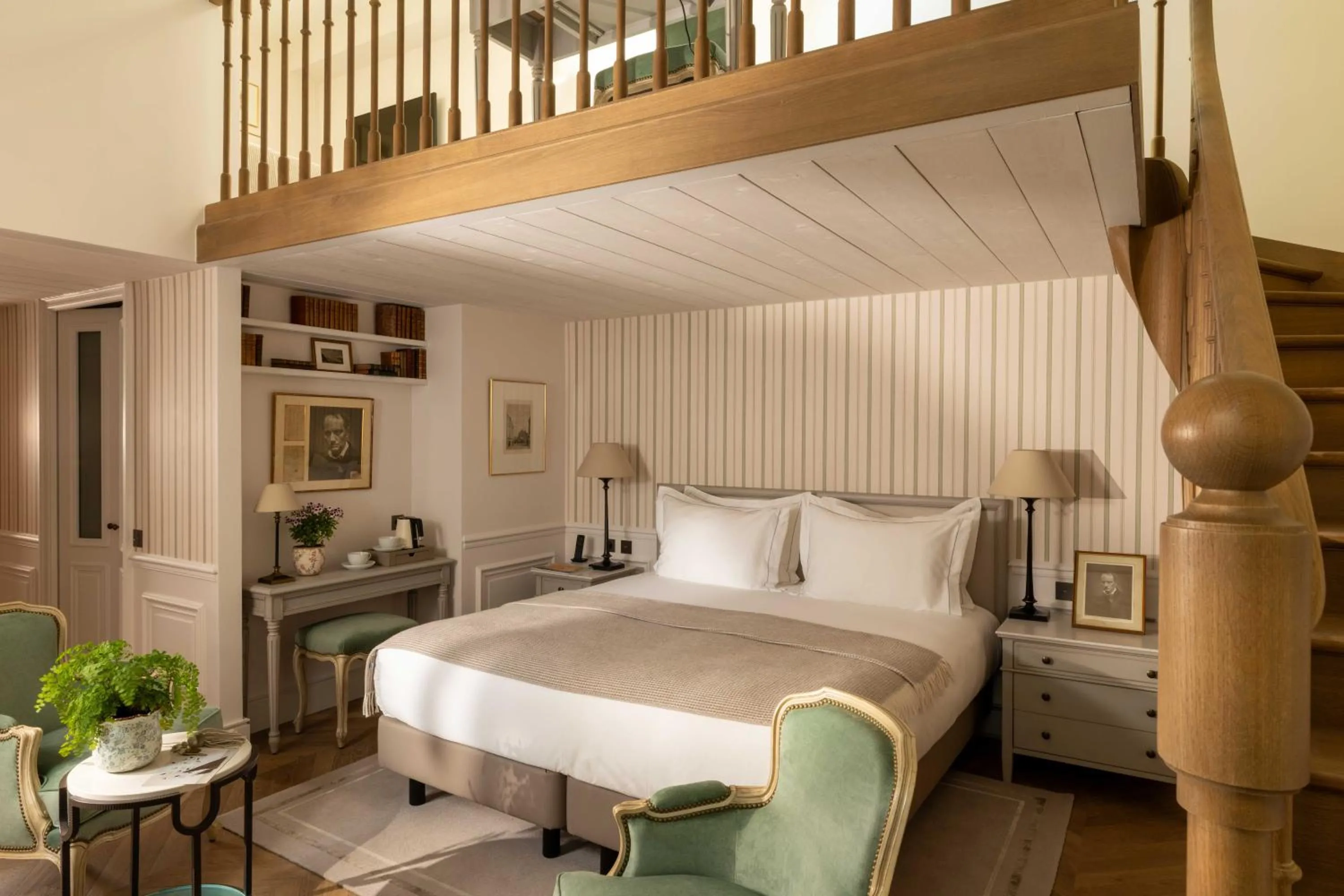 Duplex Quadruple Room in Hotel Du Quai Voltaire