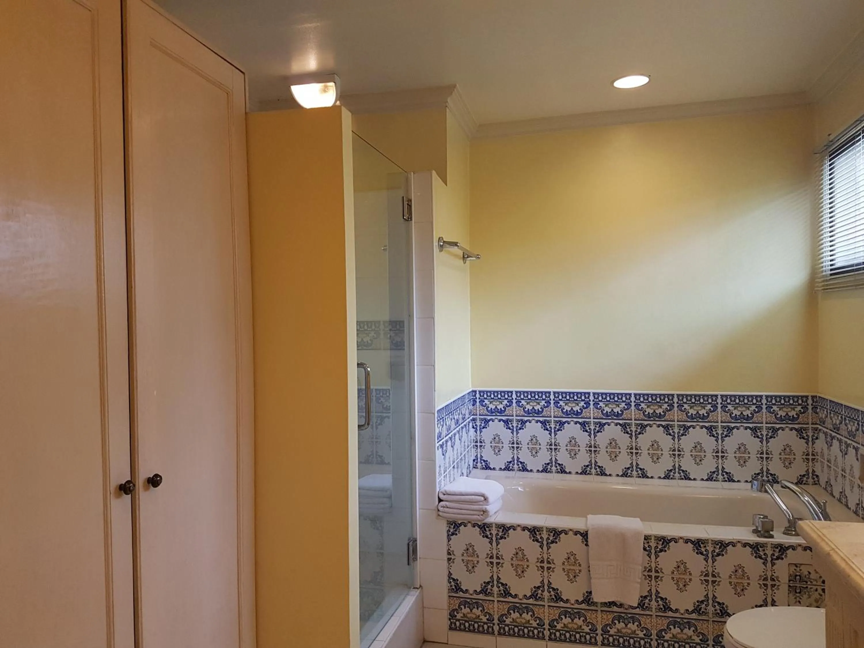 Sophia Suites Residence Hotel