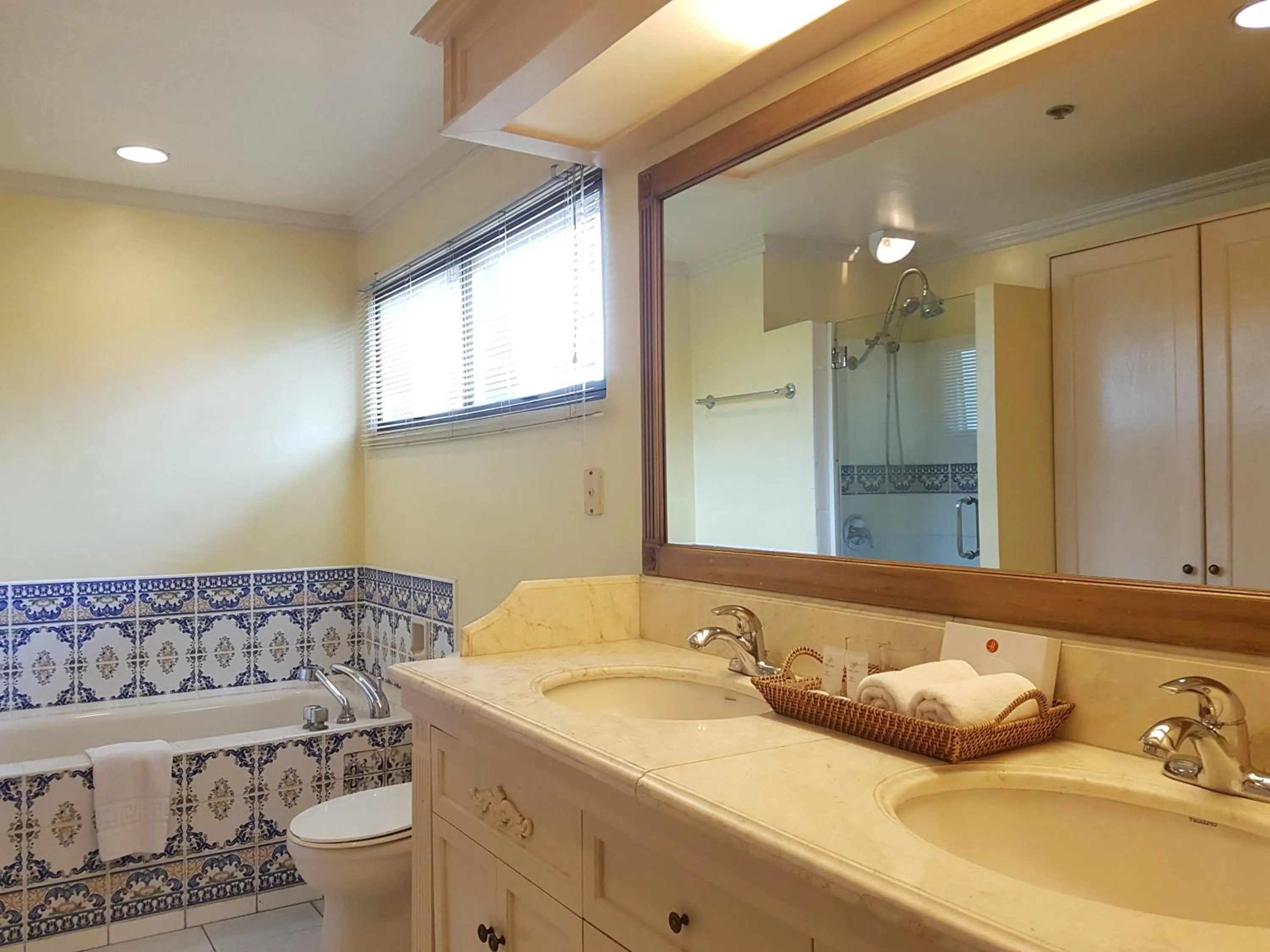 Sophia Suites Residence Hotel