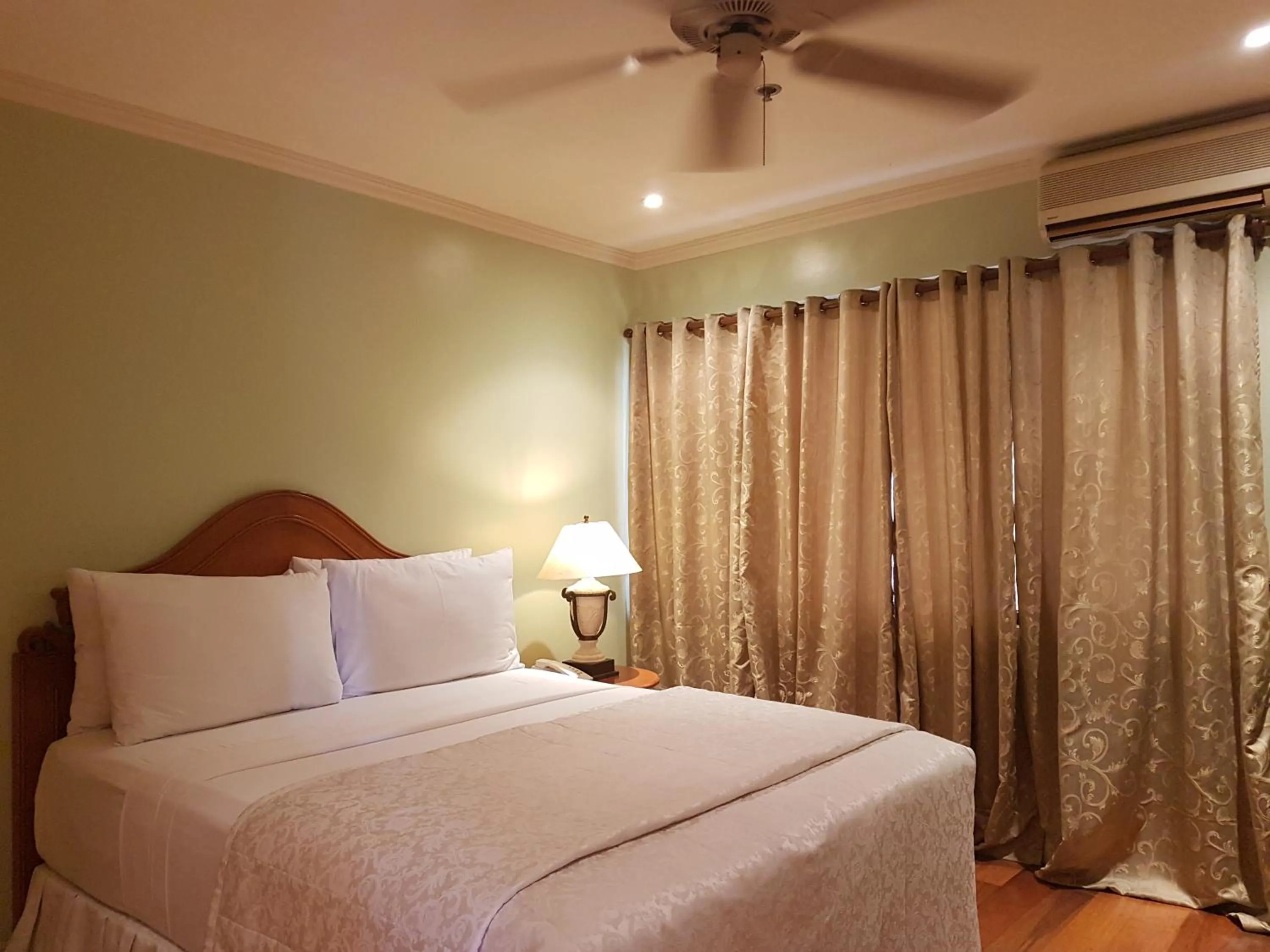 Bedroom, Bed in Sophia Suites Residence Hotel