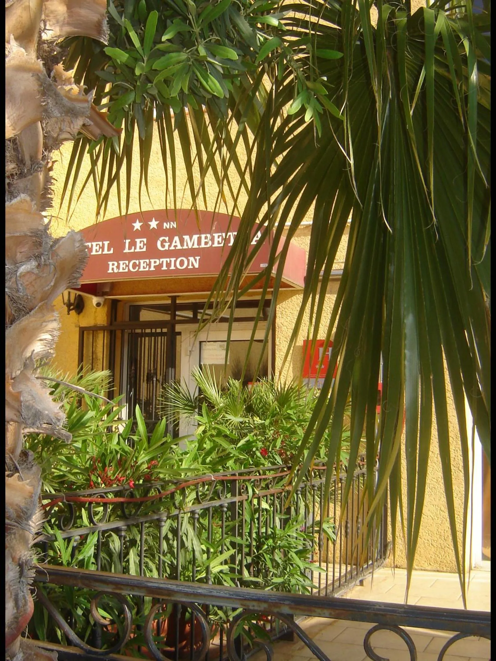 Facade/entrance in Hôtel Le Gambetta