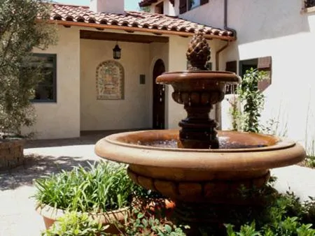 Inner courtyard view in Su Nido Inn
