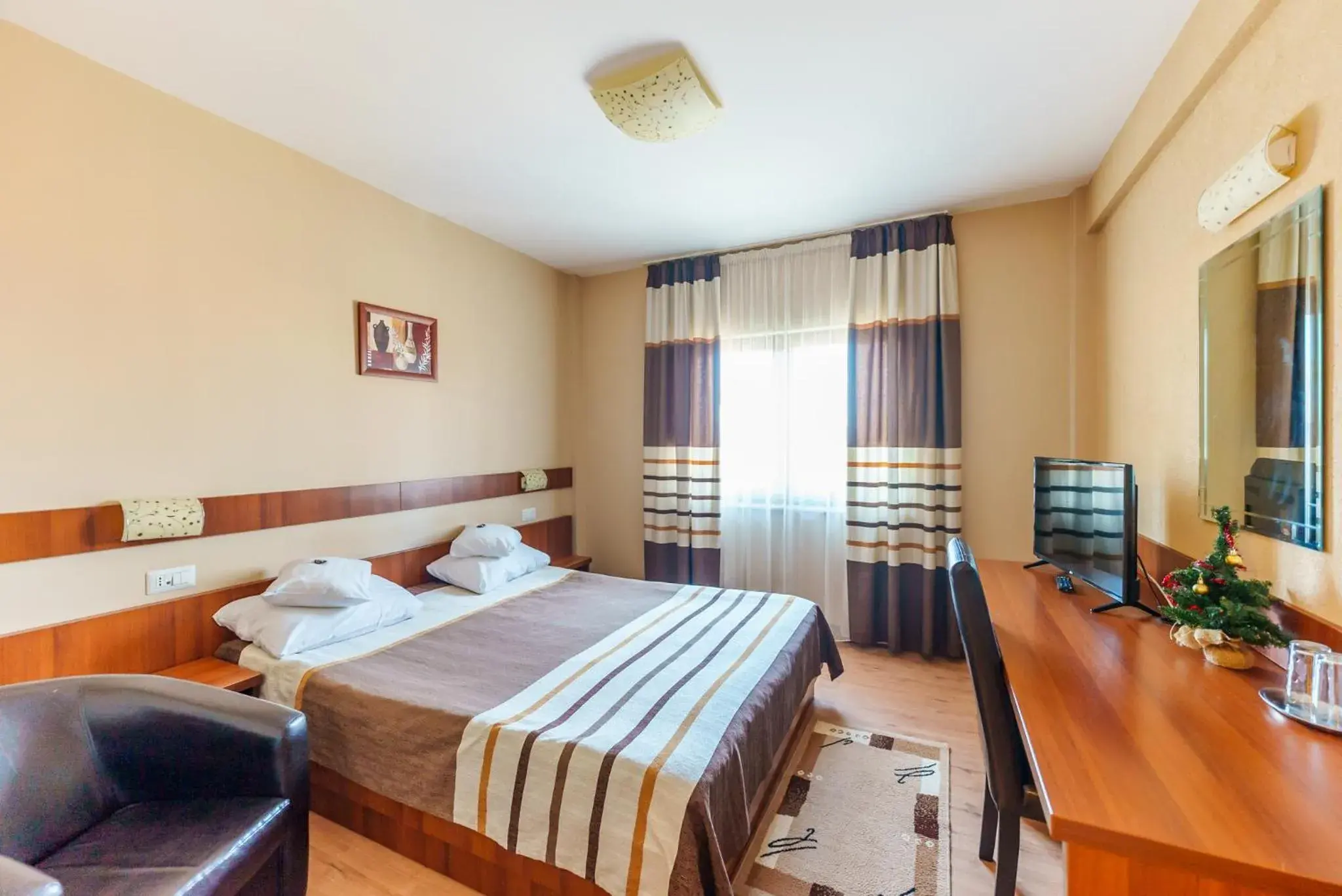 Double Queen Room in Hotel Crisana Arad Double Queen Room in Hotel Crisana Arad