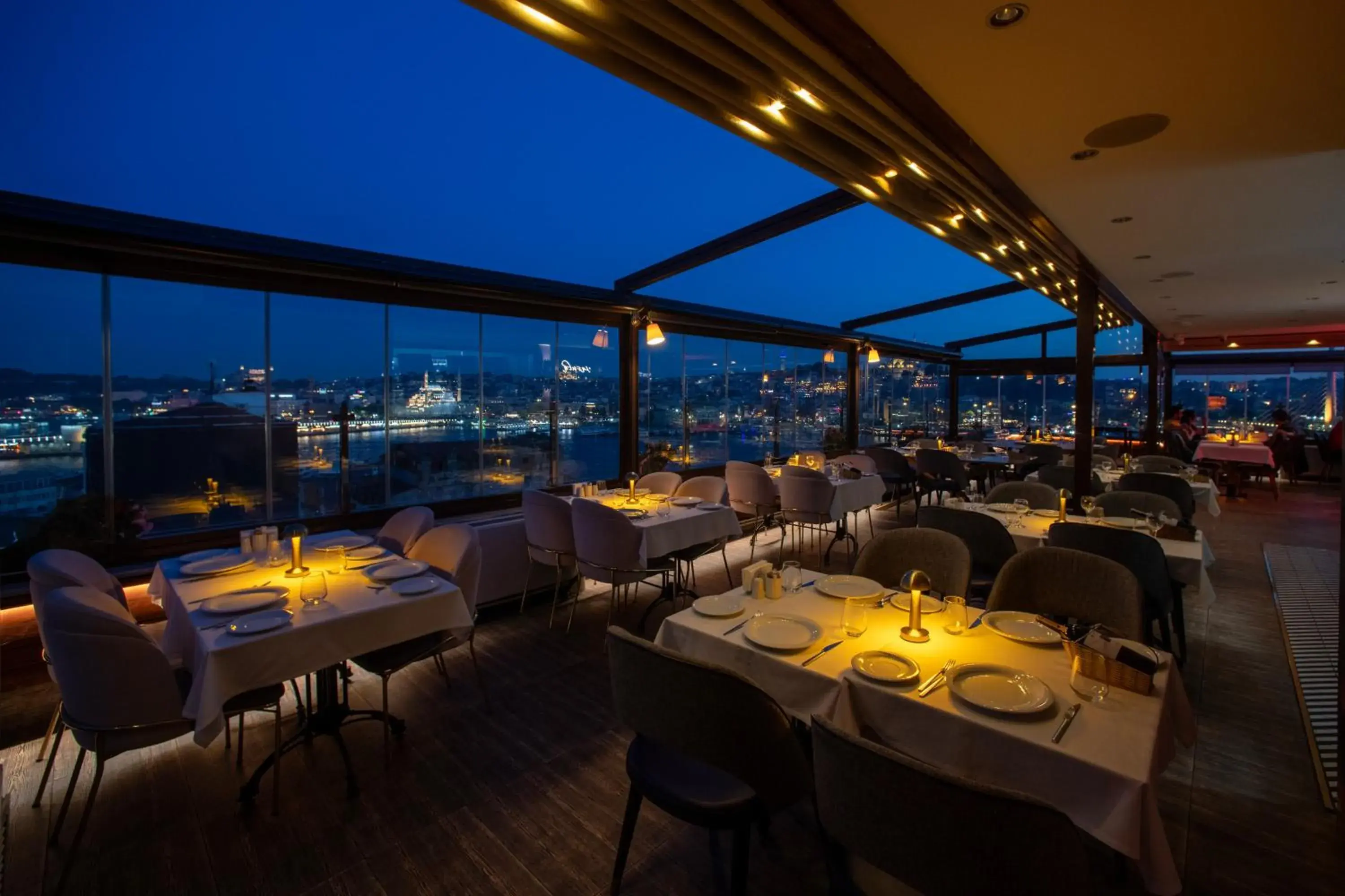 Restaurant/places to eat in Istanbul Golden City Hotel Restaurant/places to eat in Istanbul Golden City Hotel