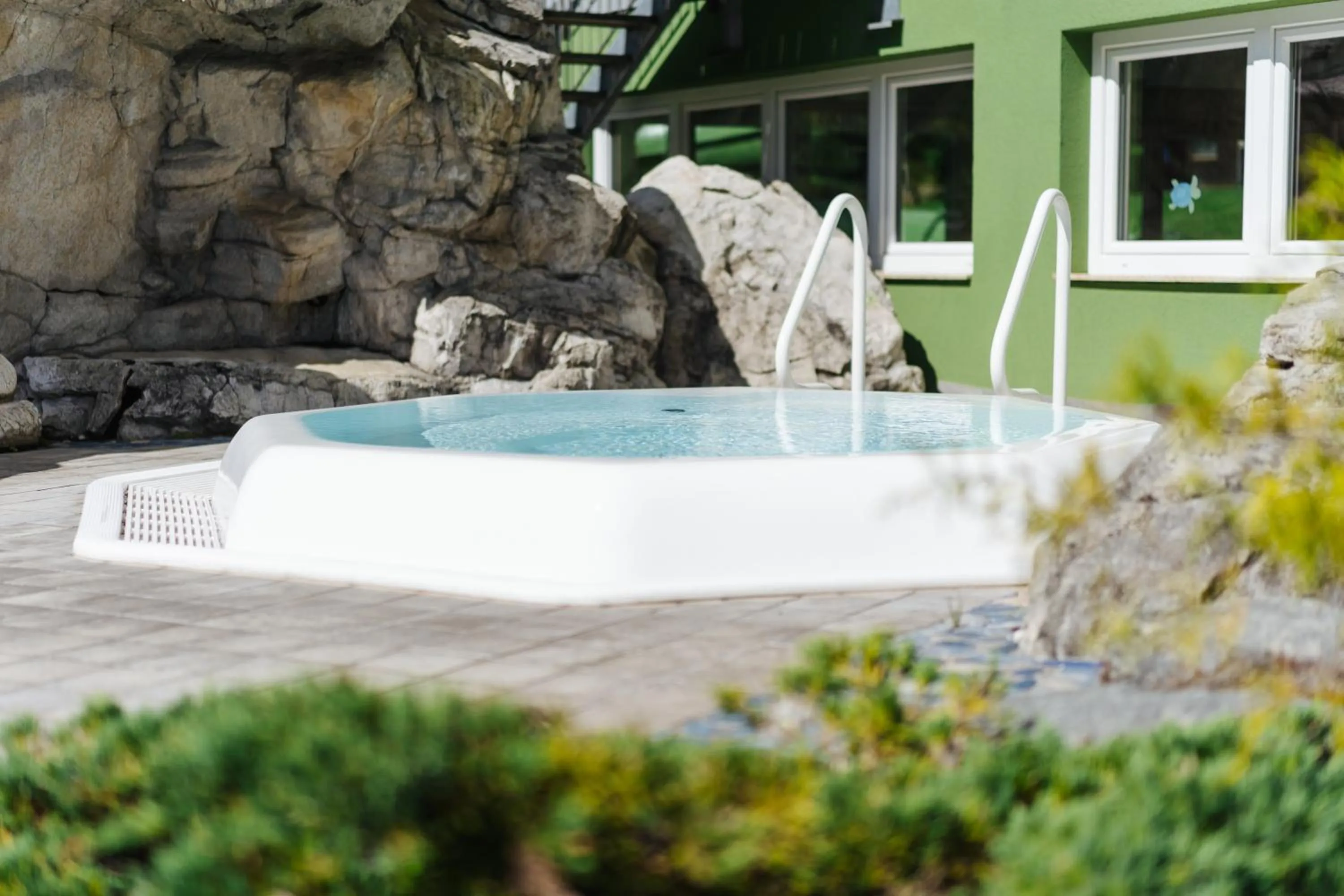 Hot Tub in Familienhotel Trebesingerhof