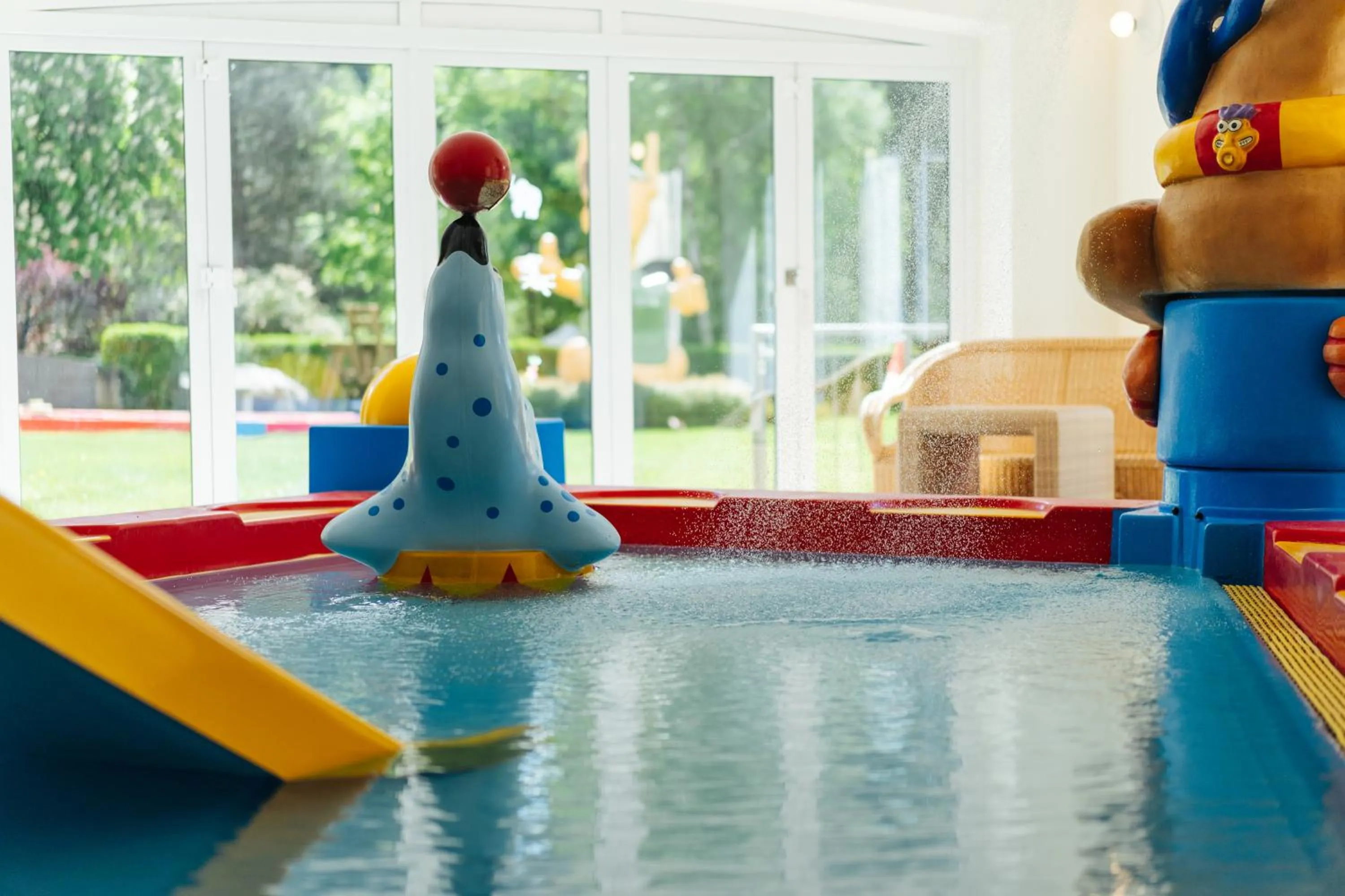 Swimming pool in Familienhotel Trebesingerhof