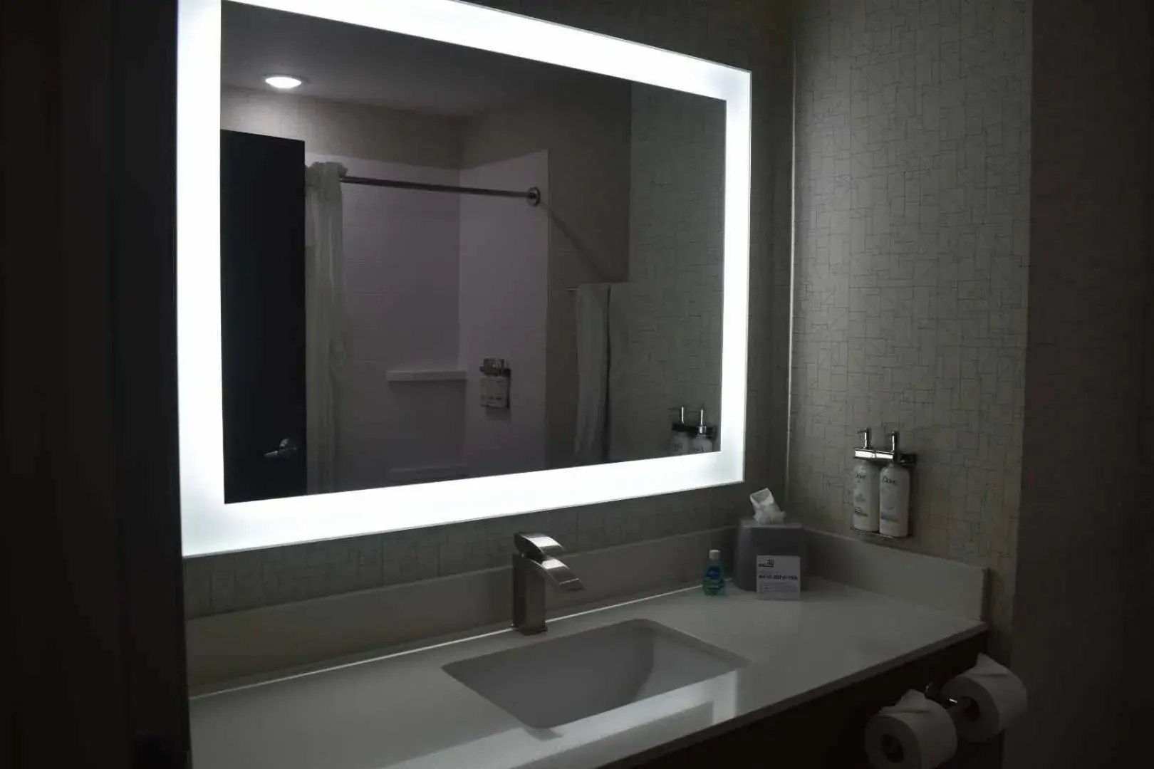 Standard Room in Holiday Inn Express Hotel & Suites McPherson by IHG Standard Room in Holiday Inn Express Hotel & Suites McPherson by IHG