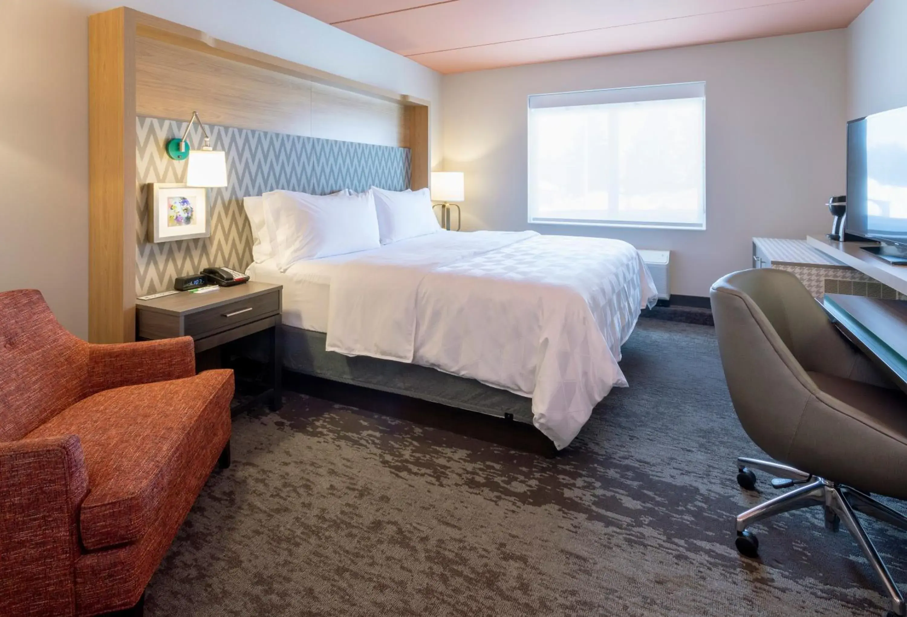 Photo of the whole room, Bed in Holiday Inn Marquette by IHG Photo of the whole room, Bed in Holiday Inn Marquette by IHG