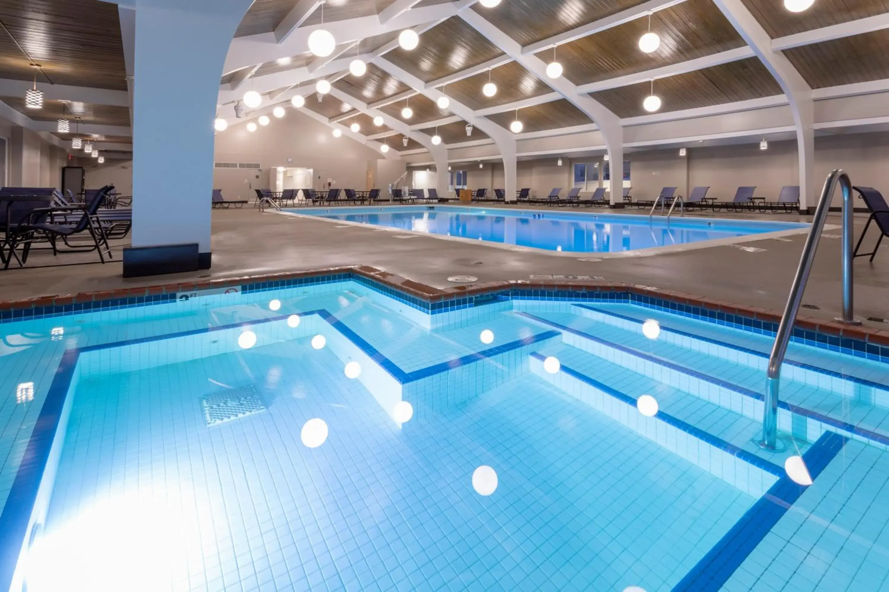 Swimming pool in Holiday Inn Marquette by IHG Swimming pool in Holiday Inn Marquette by IHG