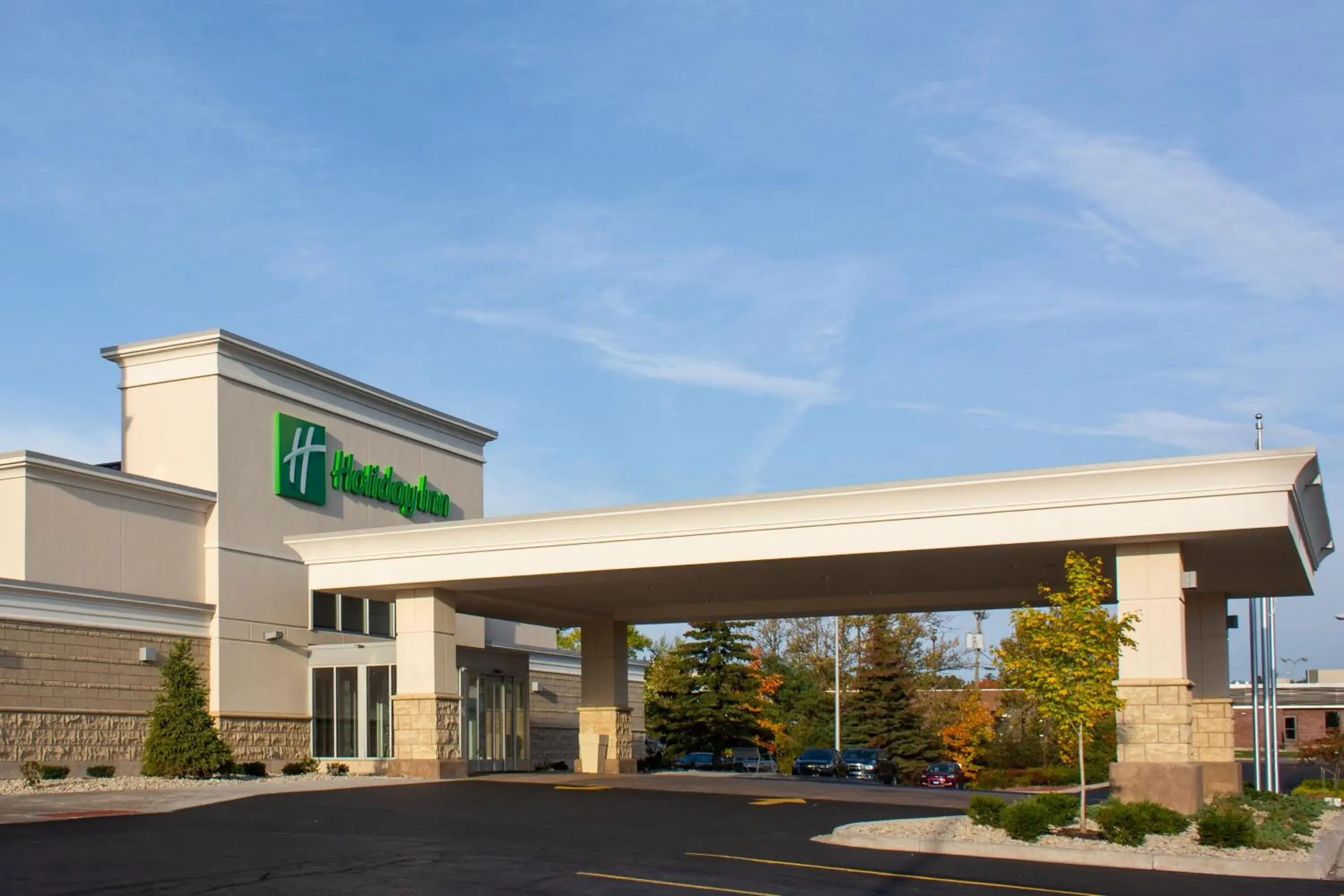 Property building in Holiday Inn Marquette by IHG Property building in Holiday Inn Marquette by IHG