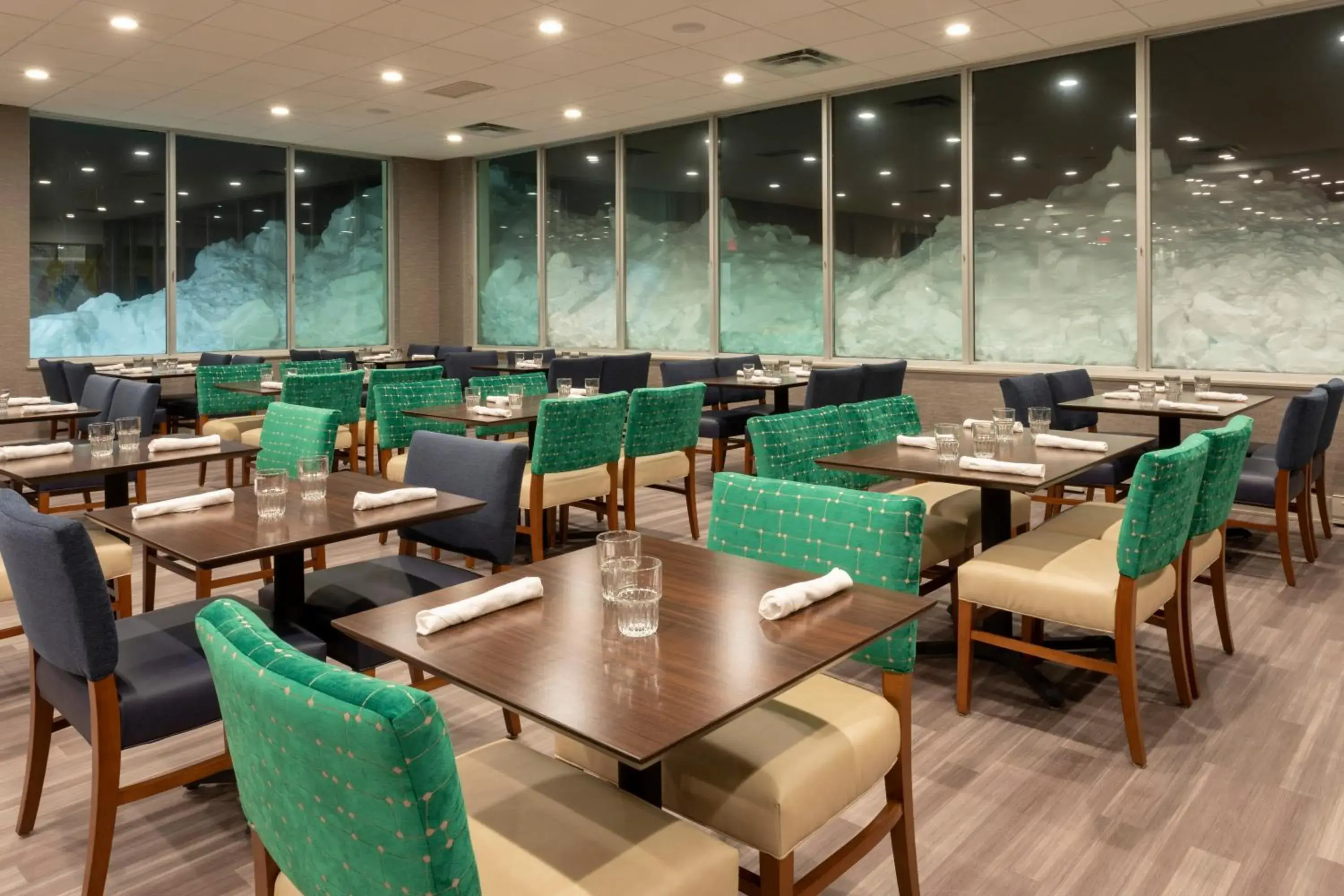 Restaurant/places to eat in Holiday Inn Marquette by IHG Restaurant/places to eat in Holiday Inn Marquette by IHG