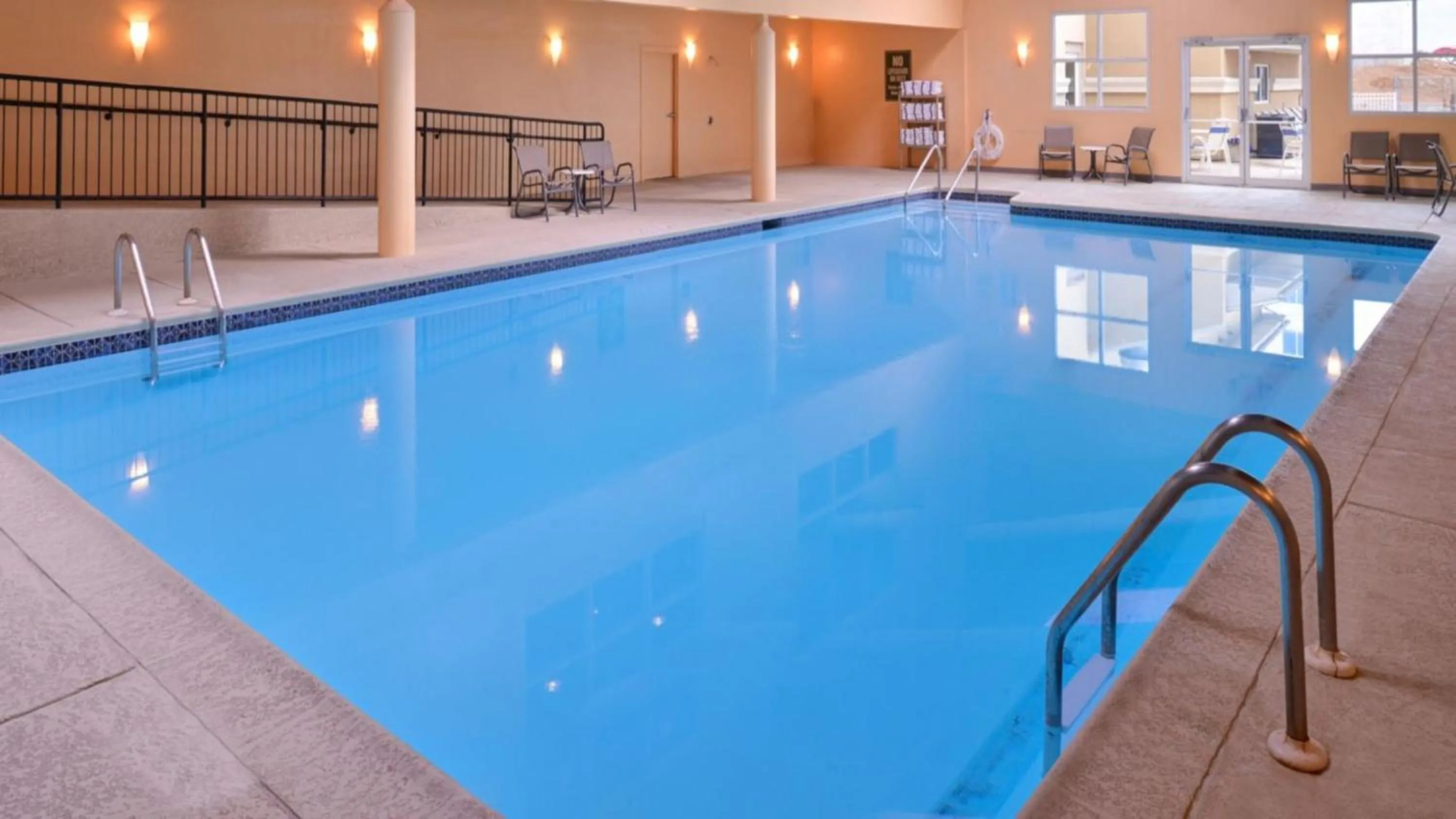 Swimming pool in Holiday Inn Martinsburg by IHG