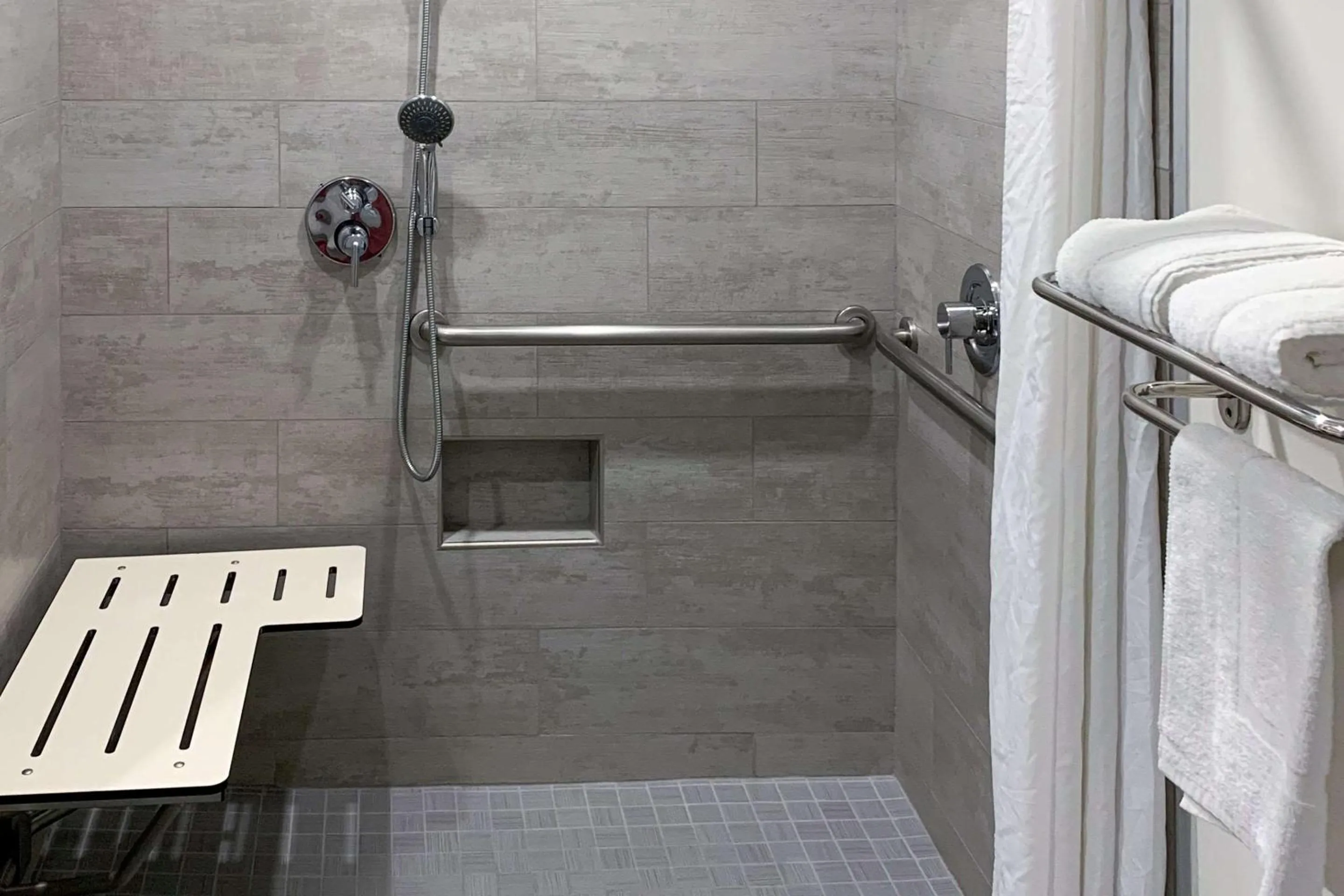 Bedroom in Quality Inn Near Chico State