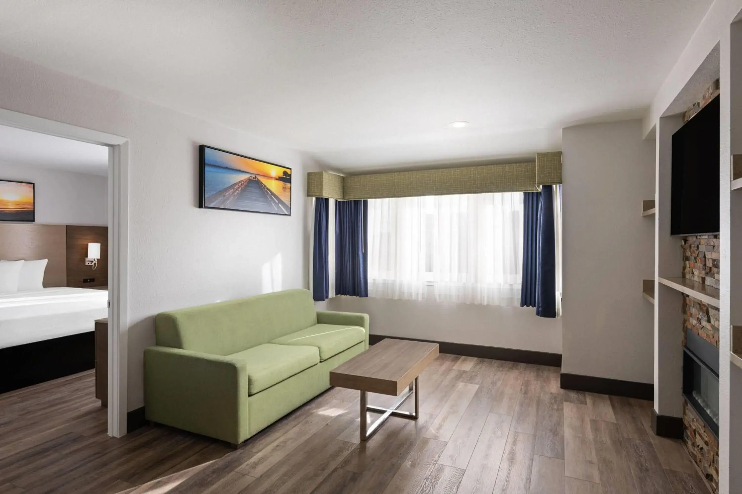 King Studio Suite - Non-Smoking in Days Inn by Wyndham Monterey Downtown King Studio Suite - Non-Smoking in Days Inn by Wyndham Monterey Downtown