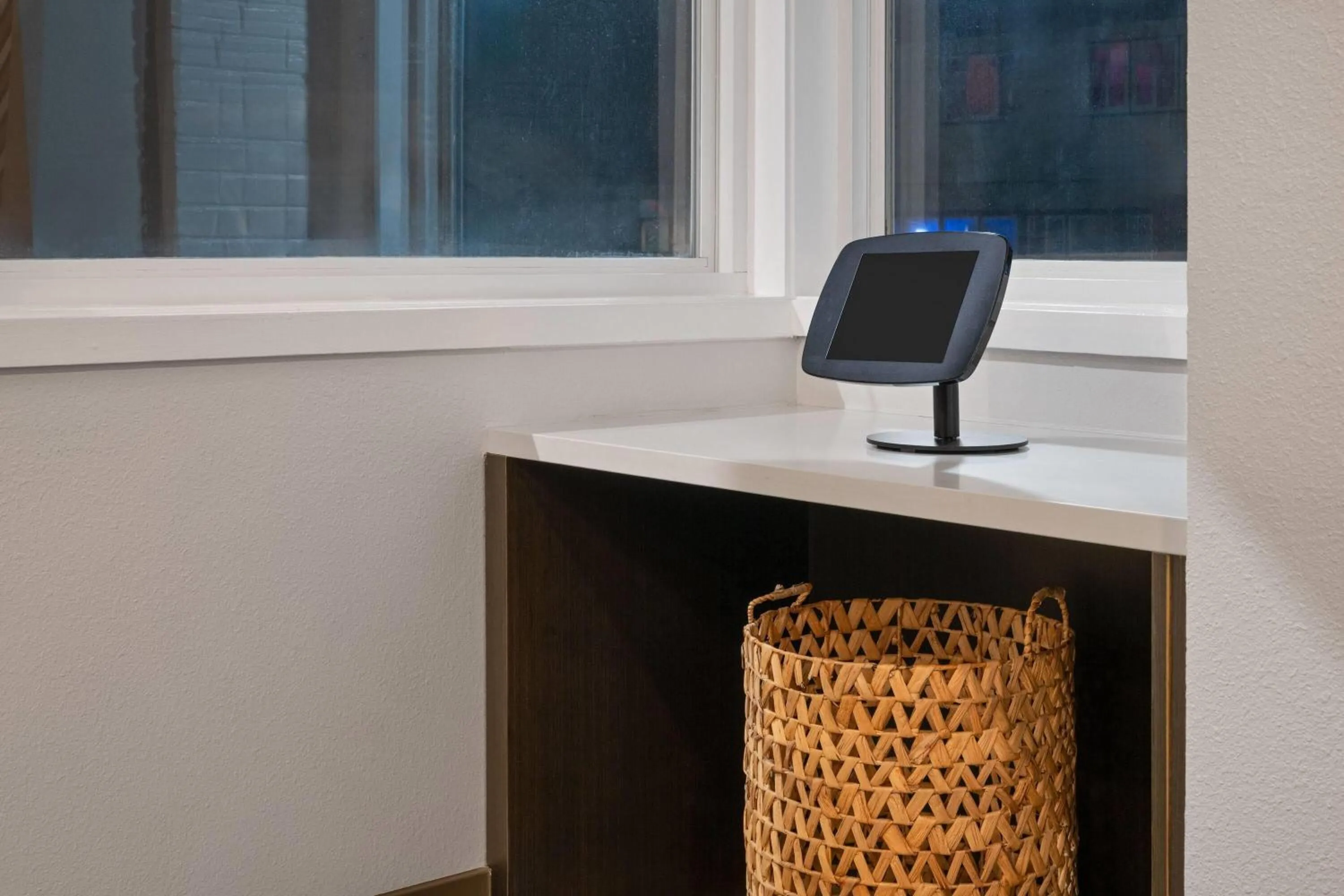 Business facilities in Days Inn by Wyndham Monterey Downtown