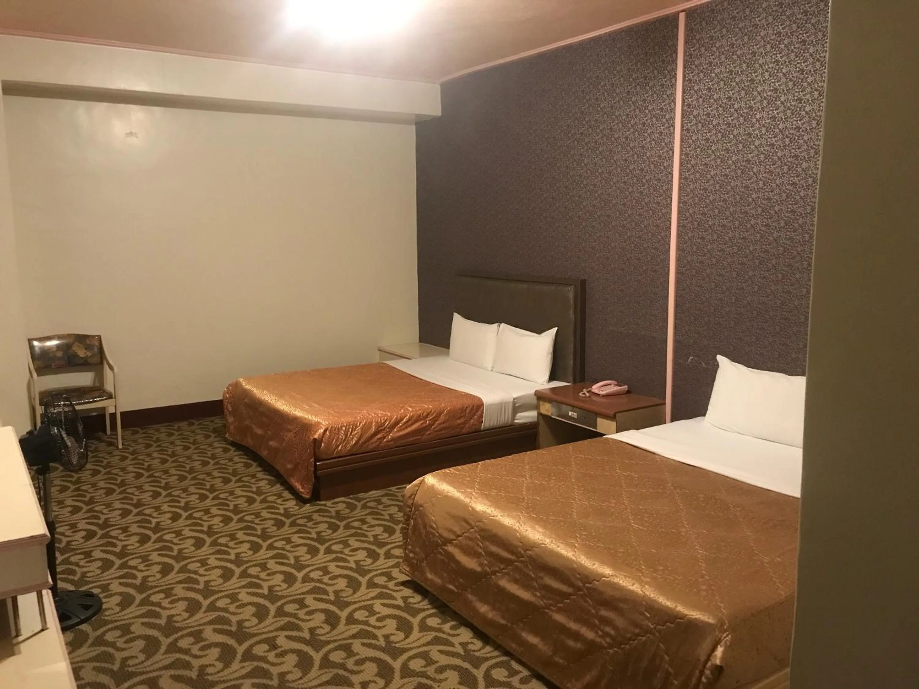 Quadruple Room with Private Bathroom in Teresa Hotel