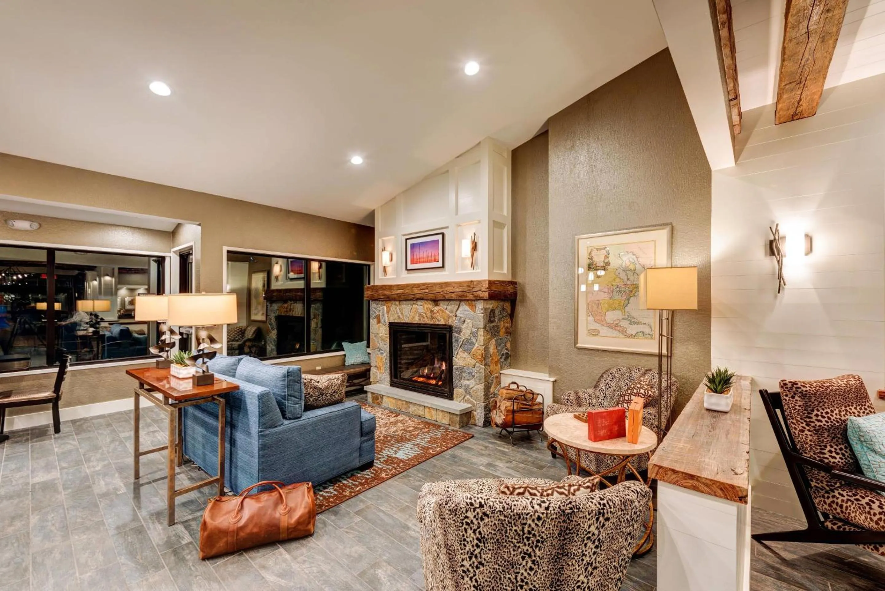 Lobby or reception in Garrison Hotel & Suites Dover-Portsmouth, an Ascend Collection Hotel