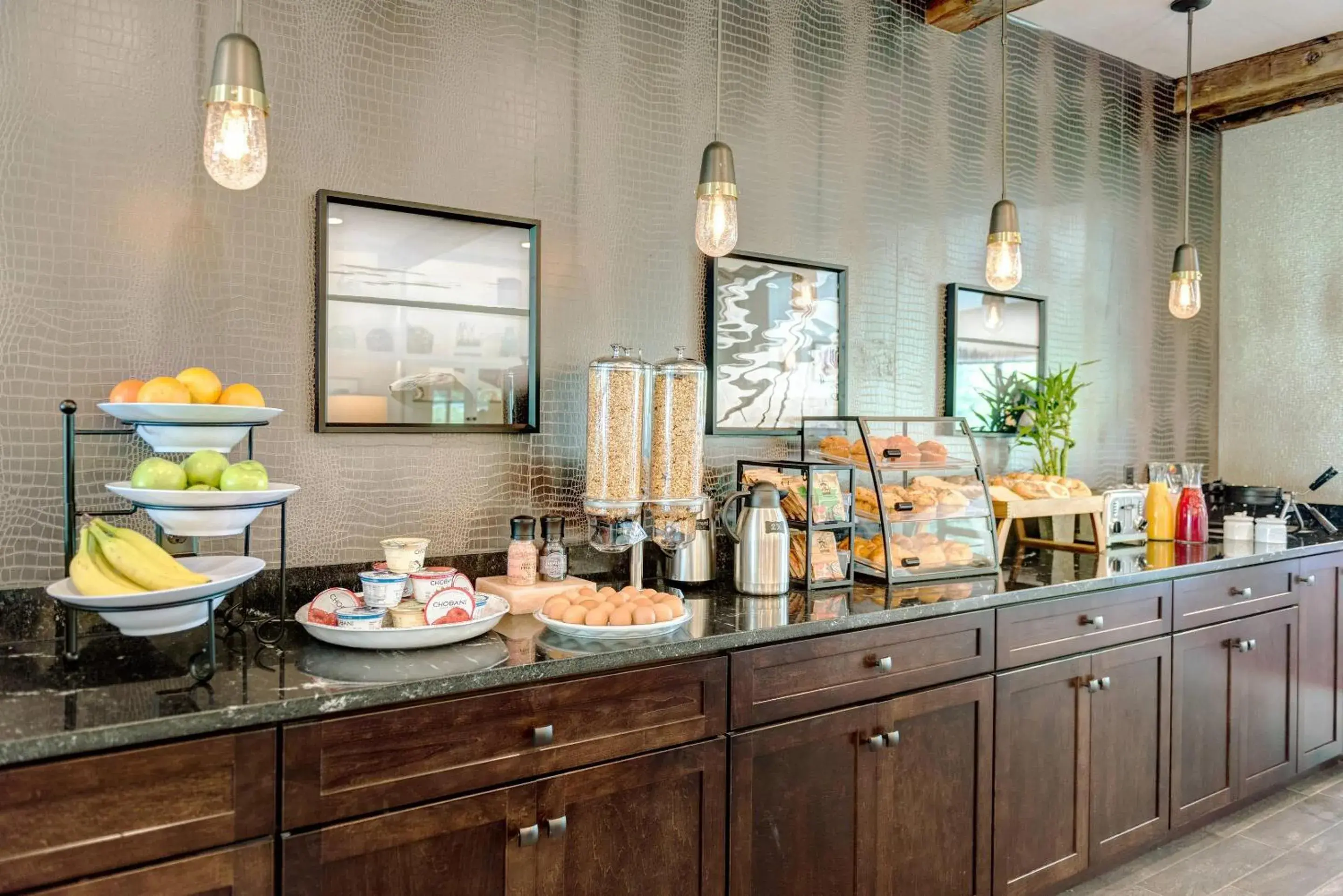 Breakfast in Garrison Hotel & Suites Dover-Portsmouth, an Ascend Collection Hotel Breakfast in Garrison Hotel & Suites Dover-Portsmouth, an Ascend Collection Hotel