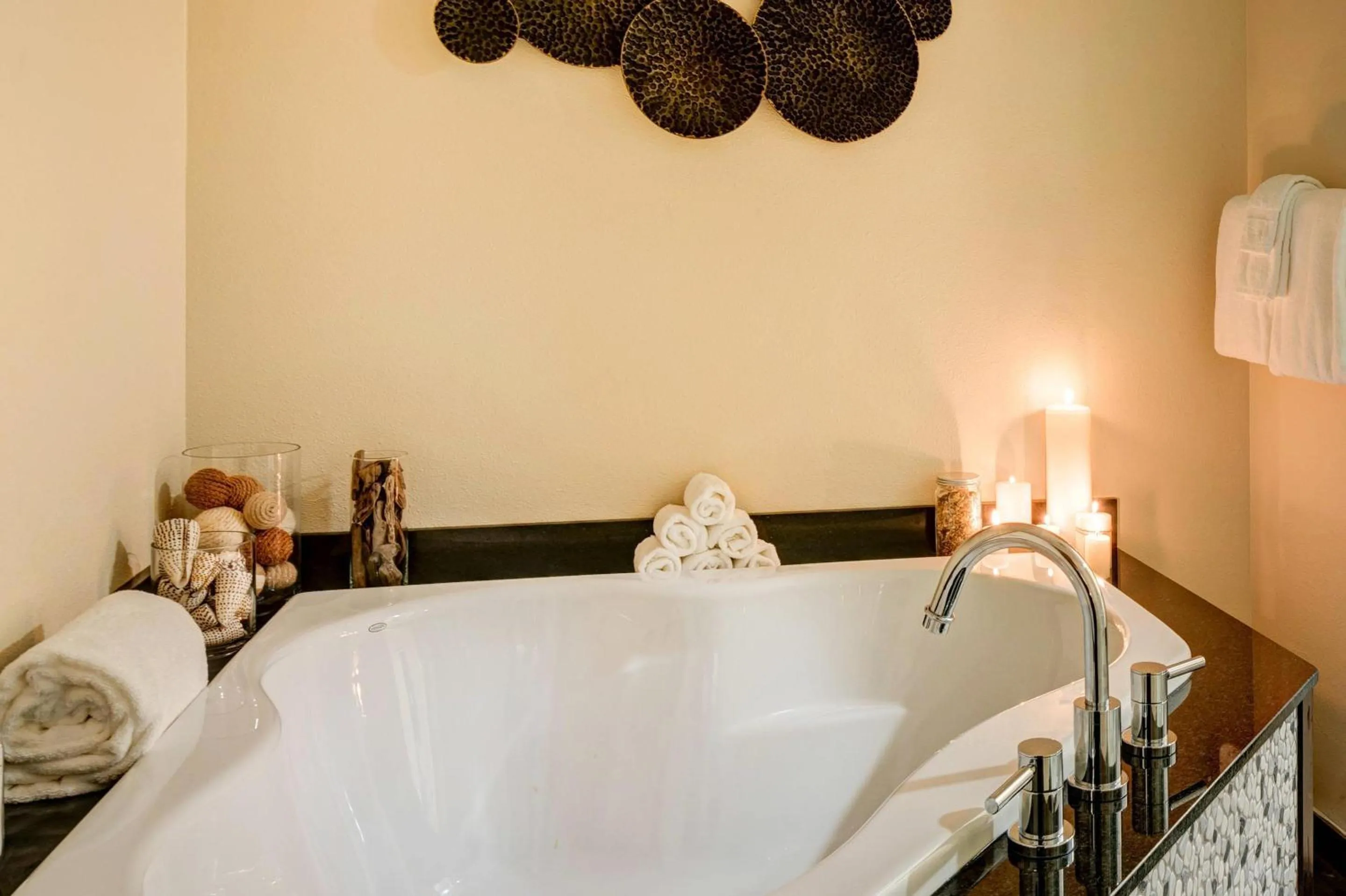 Bedroom in Garrison Hotel & Suites Dover-Portsmouth, an Ascend Collection Hotel