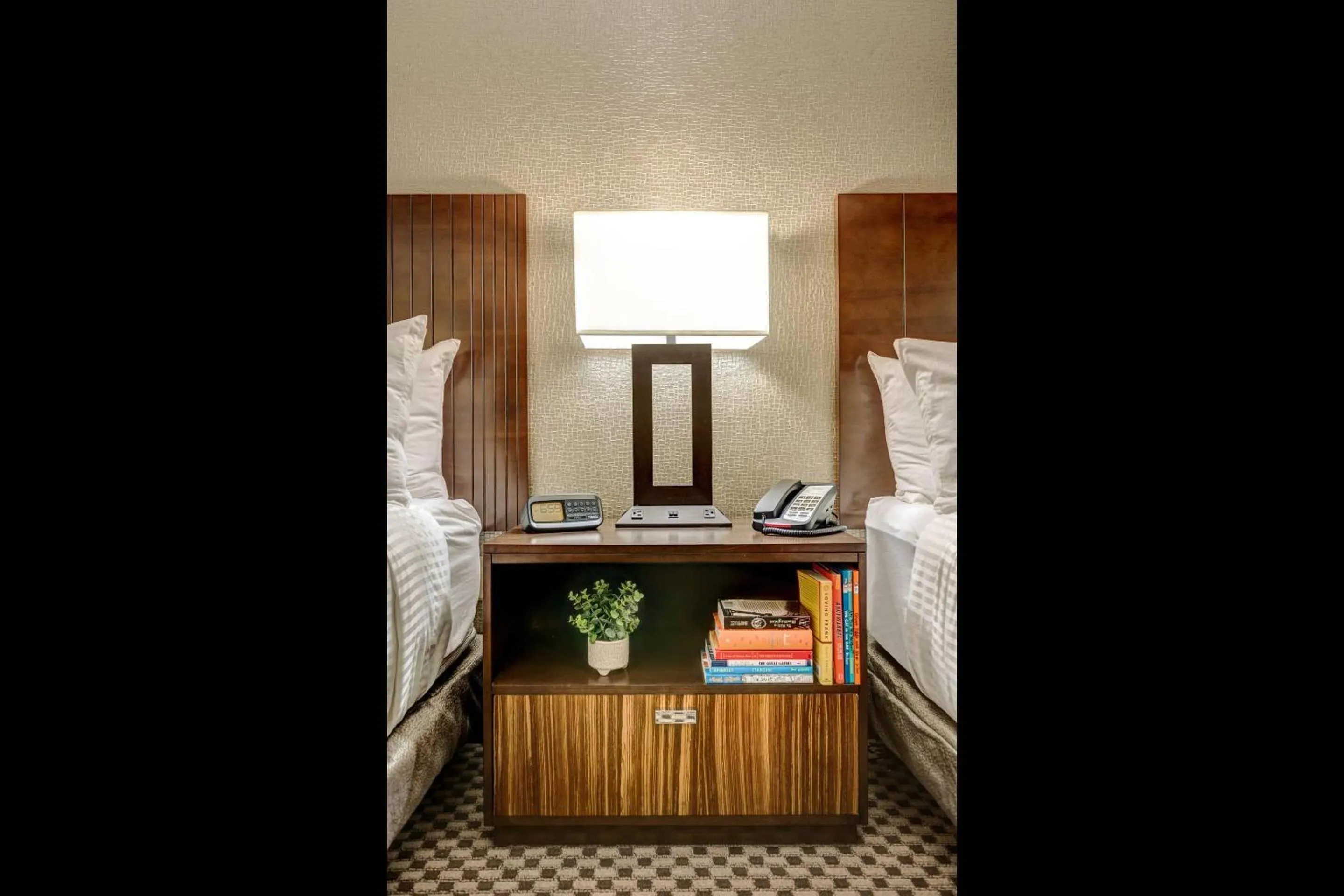 Bedroom, Bed in Garrison Hotel & Suites Dover-Portsmouth, an Ascend Collection Hotel