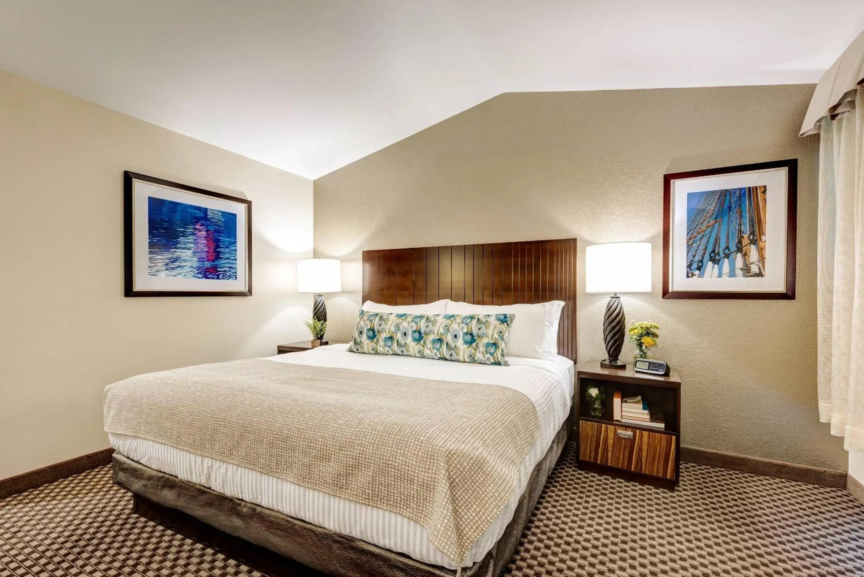 King Room - Accessible/Non-Smoking in Garrison Hotel & Suites Dover-Portsmouth, an Ascend Collection Hotel King Room - Accessible/Non-Smoking in Garrison Hotel & Suites Dover-Portsmouth, an Ascend Collection Hotel