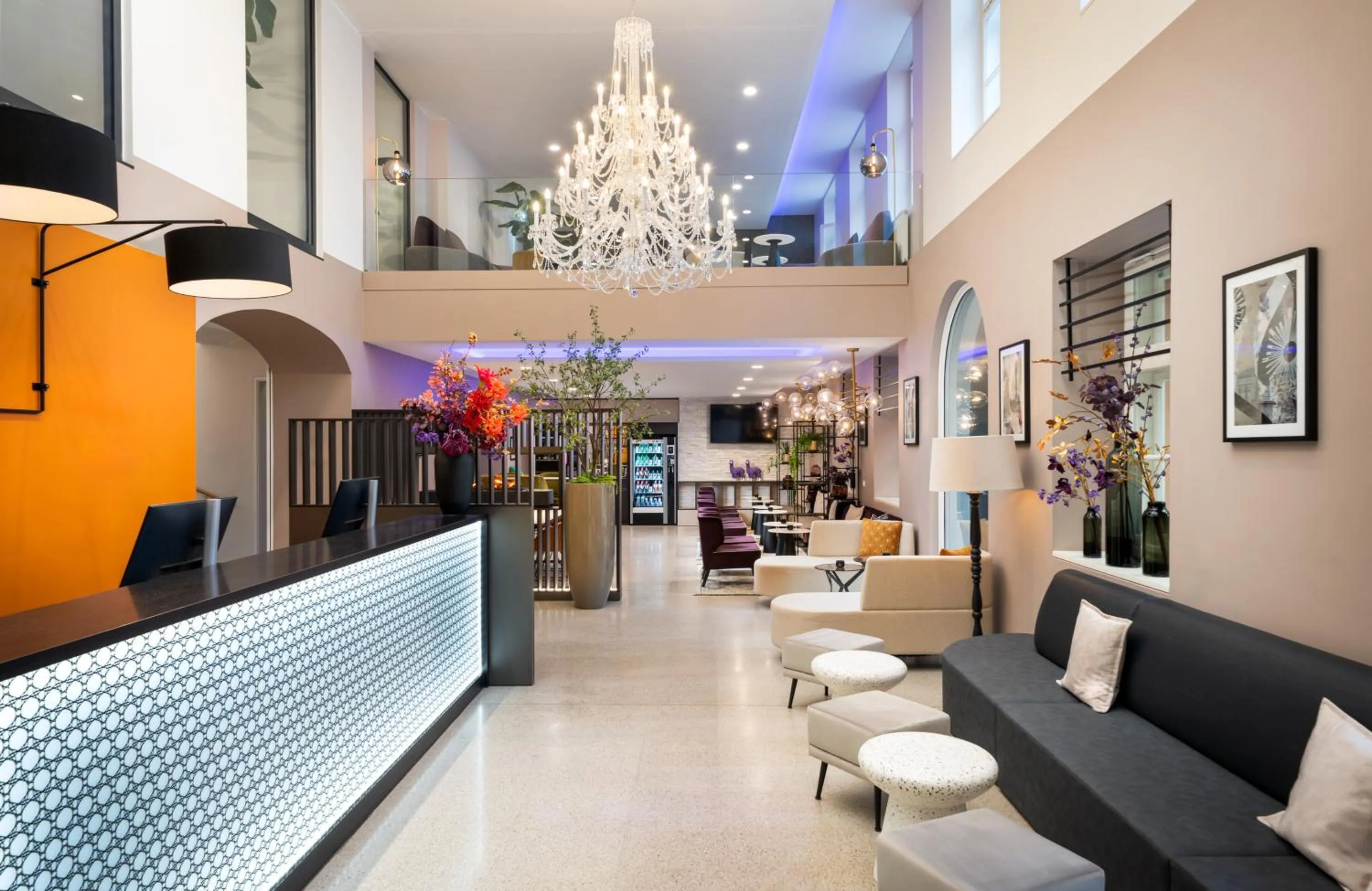 Lobby or reception in Leonardo Boutique Hotel Linz City Center