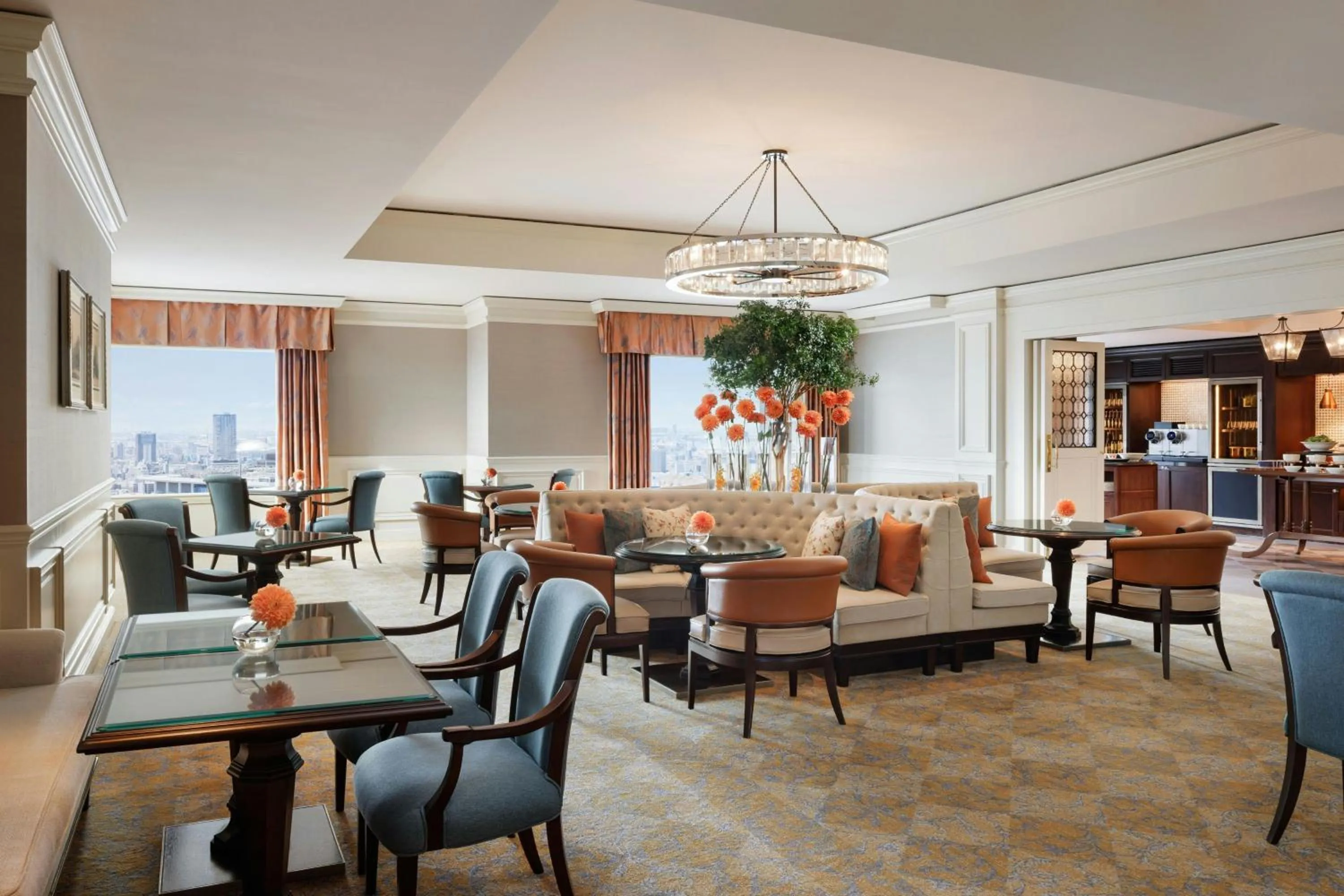 Lounge or bar in The Ritz-Carlton Osaka