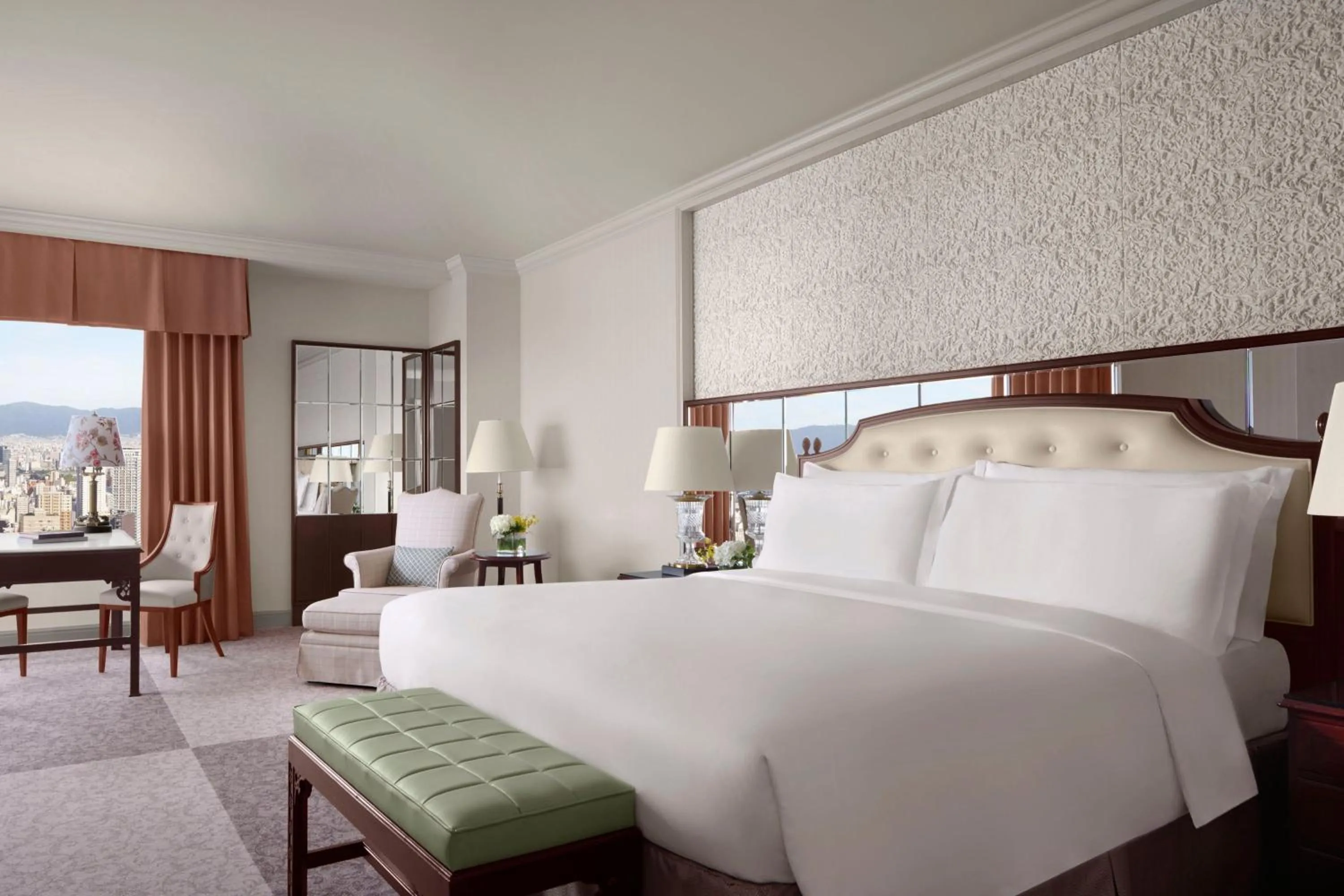 Photo of the whole room, Bed in The Ritz-Carlton Osaka