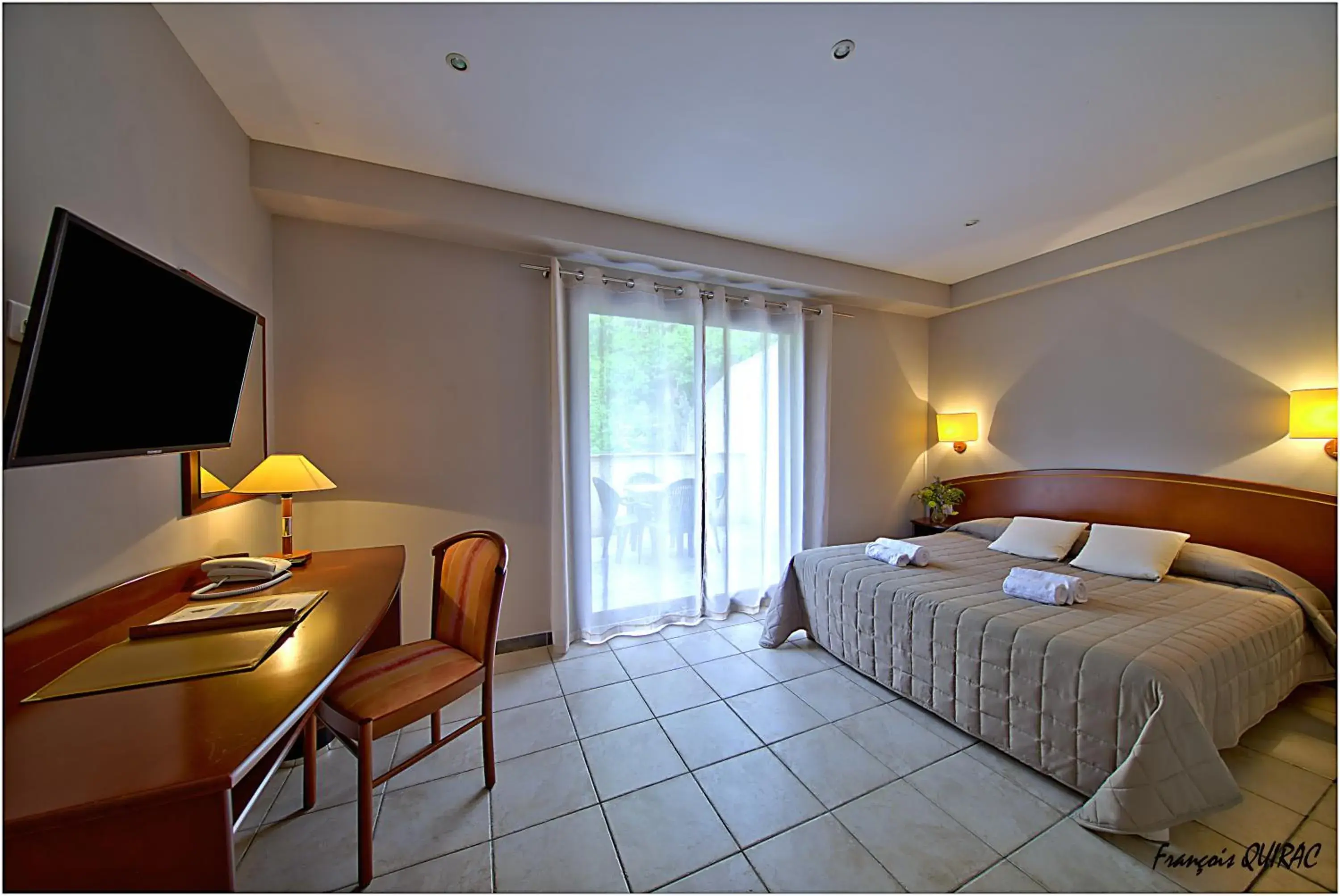 Photo of the whole room, Bed in Auberge des Deux Sorru Photo of the whole room, Bed in Auberge des Deux Sorru