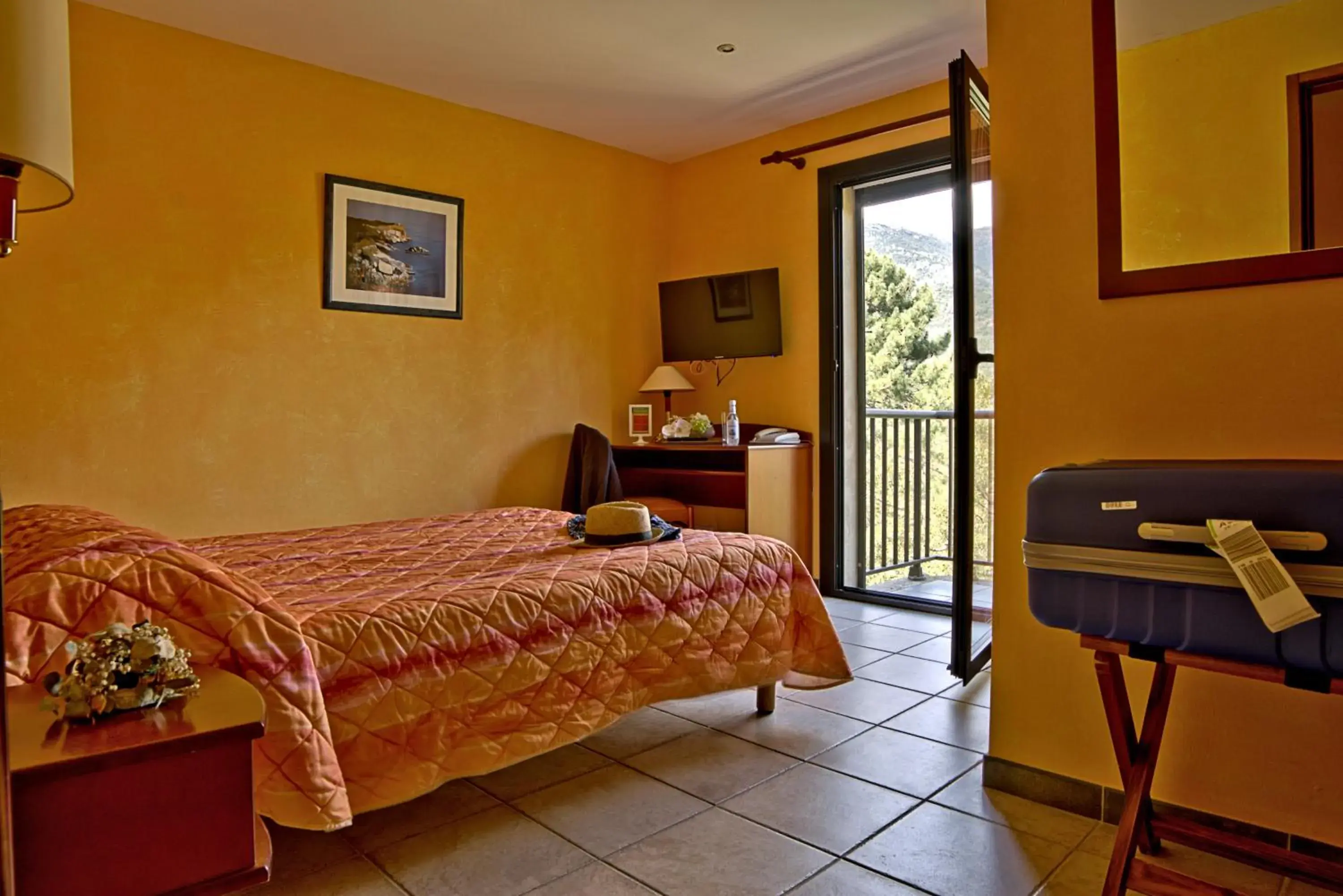 Photo of the whole room in Auberge des Deux Sorru Photo of the whole room in Auberge des Deux Sorru