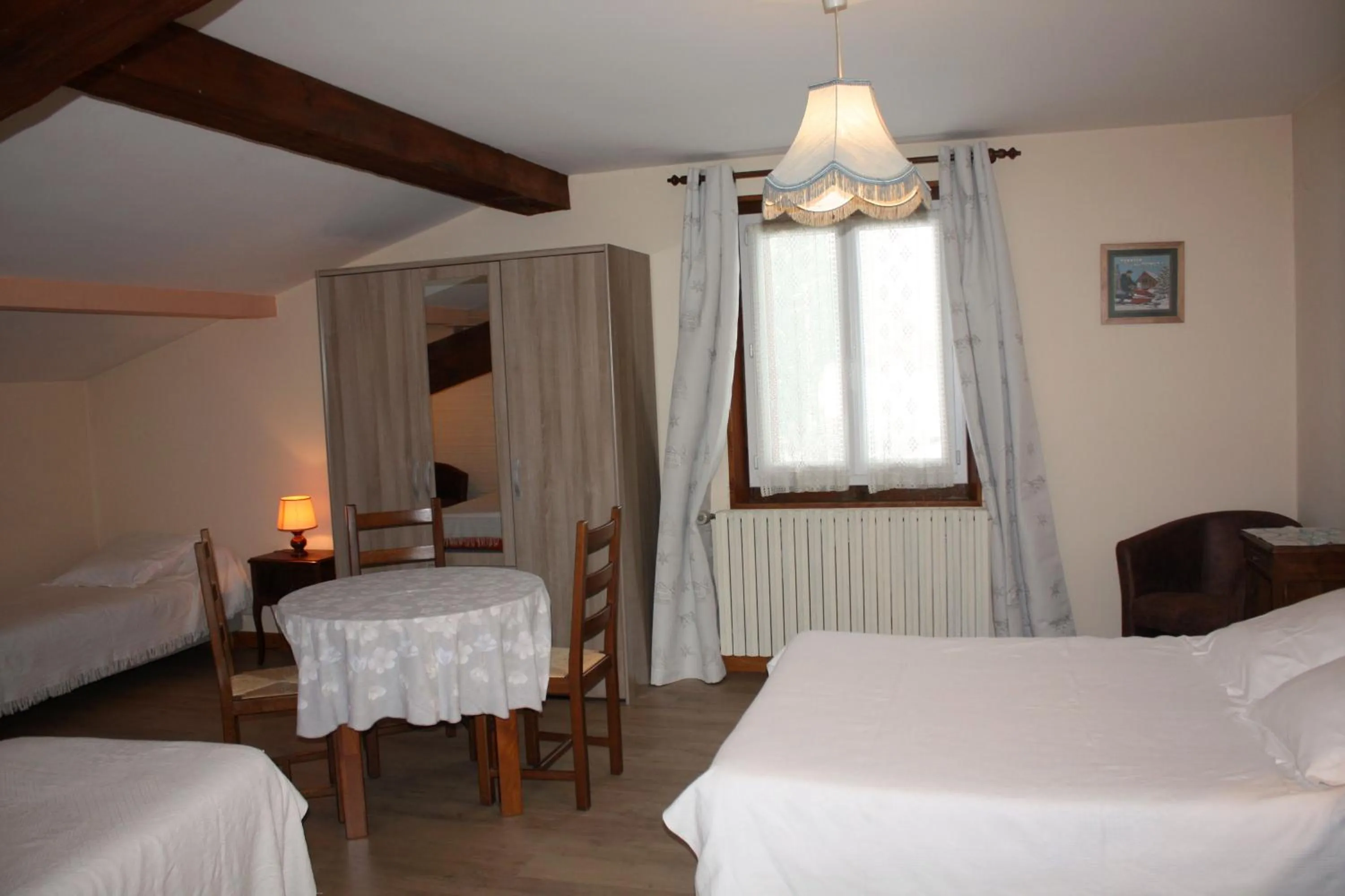 Bedroom, Bed in Bon-Séjour