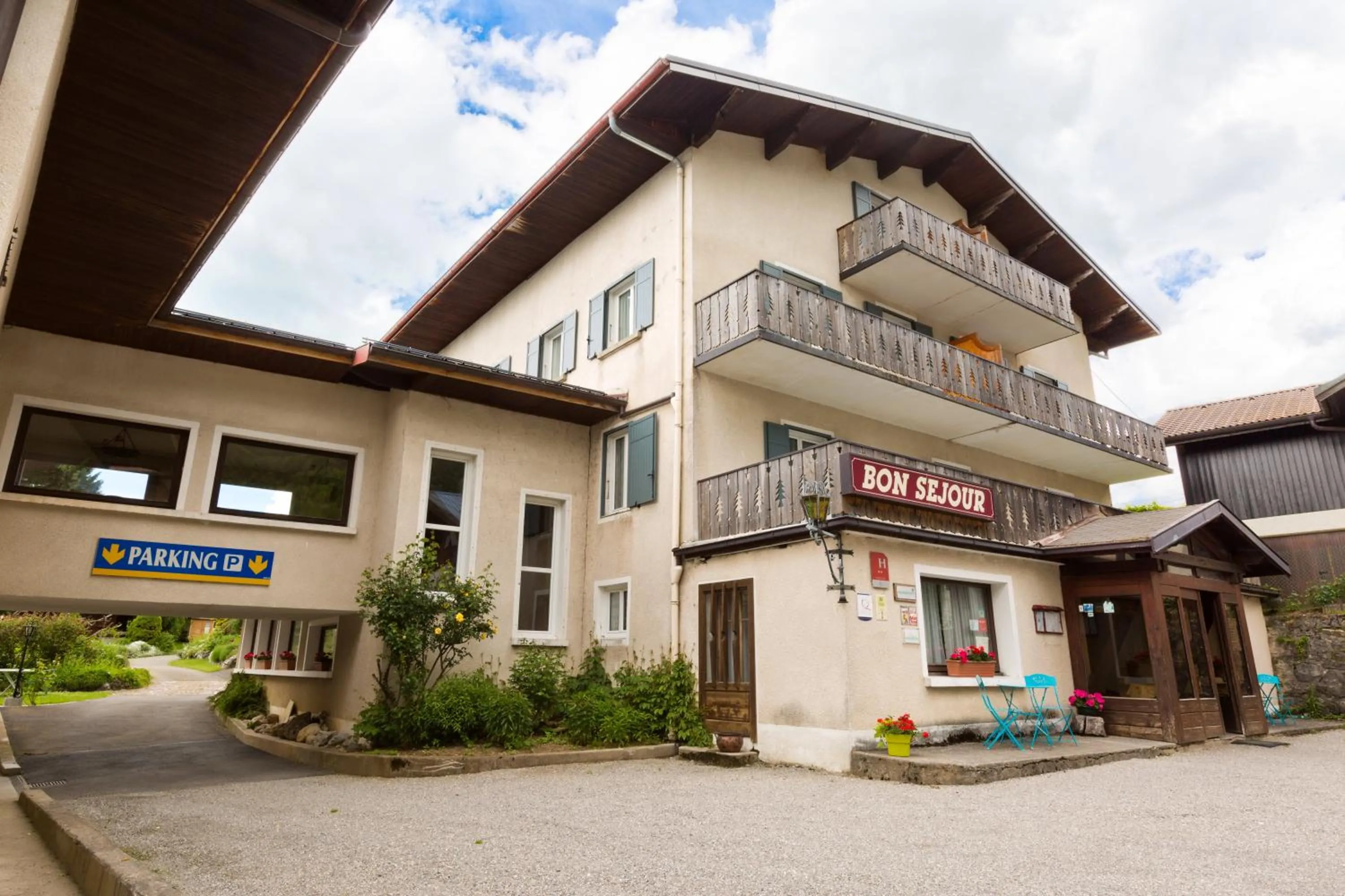 Facade/entrance in Bon-Séjour